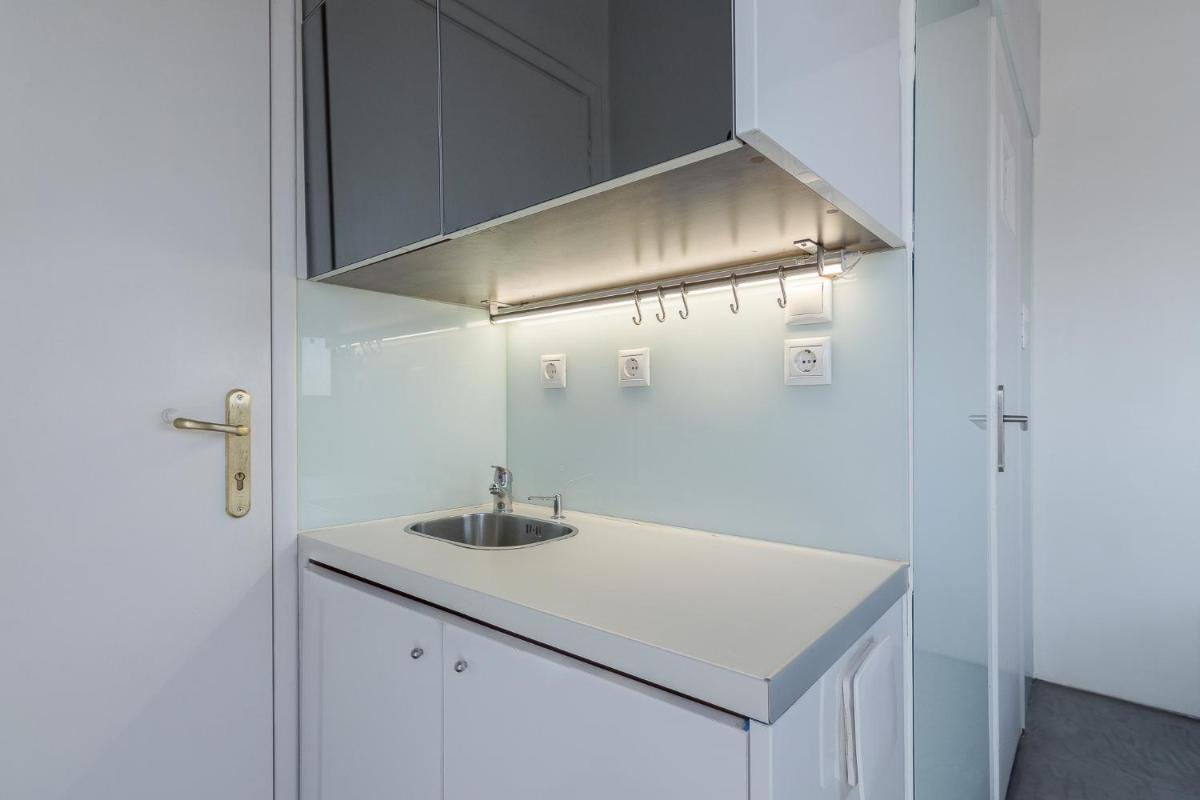 Apartment With Terrace In Piraeus photo 2