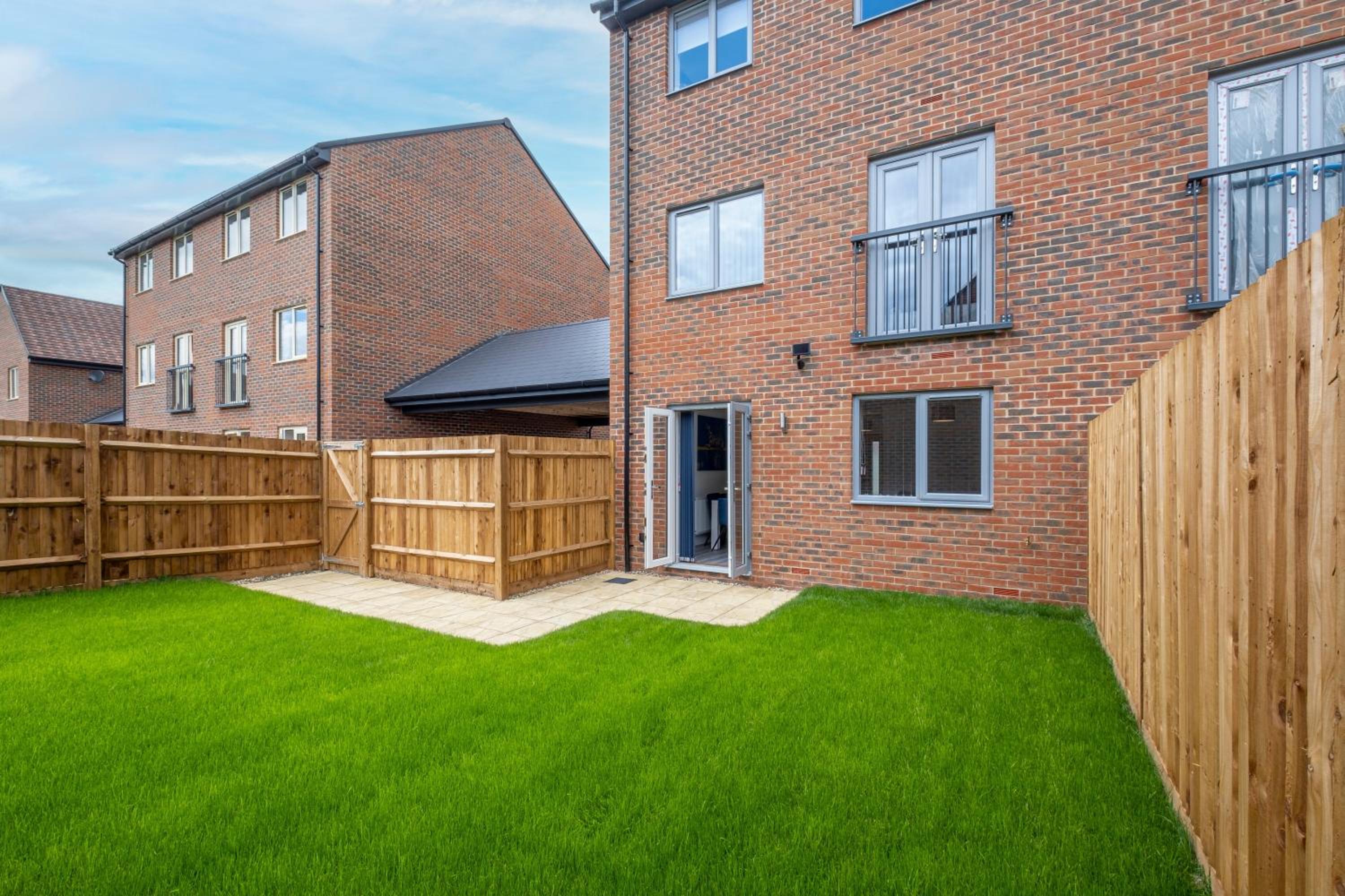 Modern 5 Bedroom 3 Bathroom Serviced House Aylesbury with parking By 360Stays, photo 28