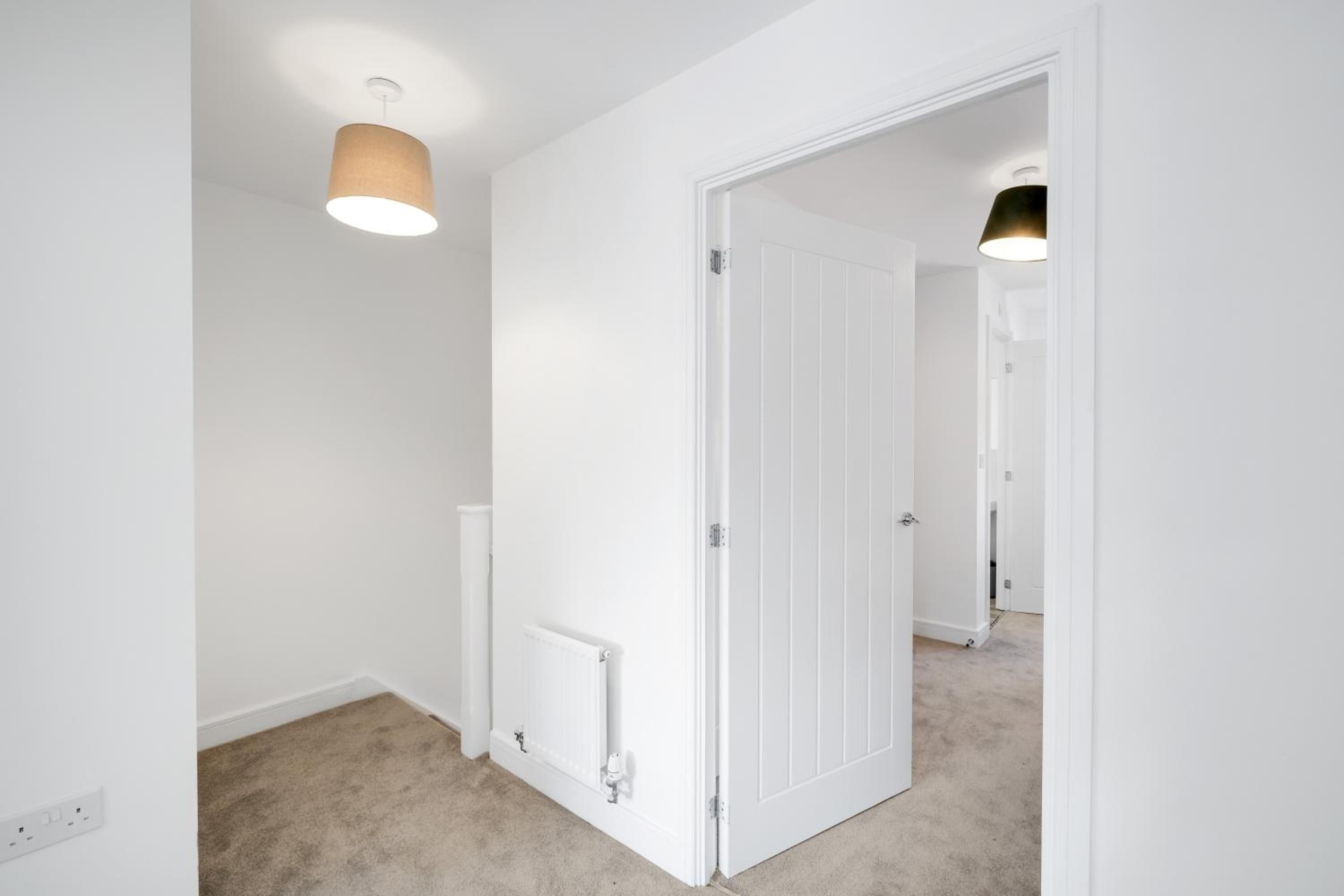 Modern 5 Bedroom 3 Bathroom Serviced House Aylesbury with parking By 360Stays, photo 24