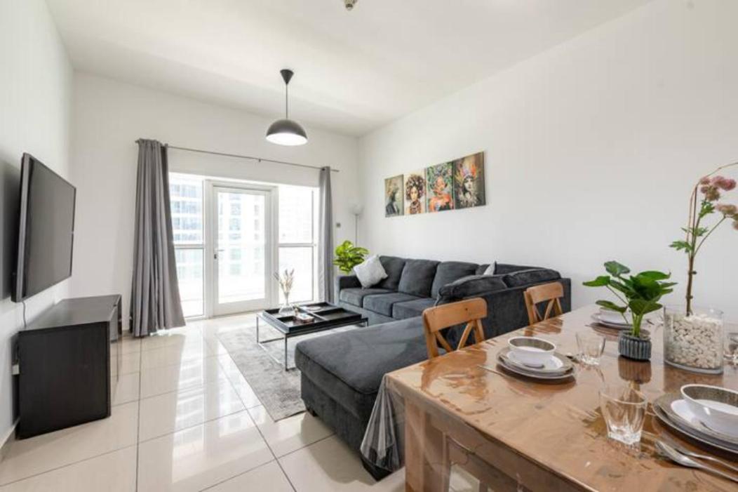 Lovely Dubai Marina Apt - Partial Sea view