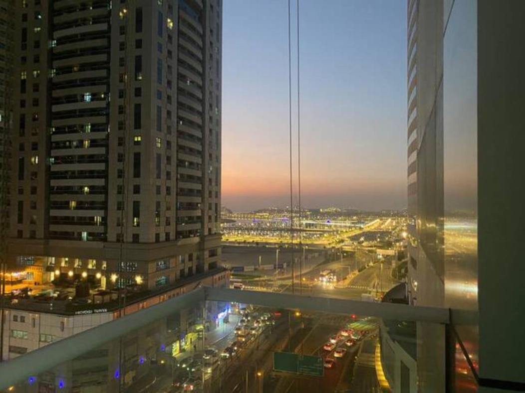 Lovely Dubai Marina Apt - Partial Sea view