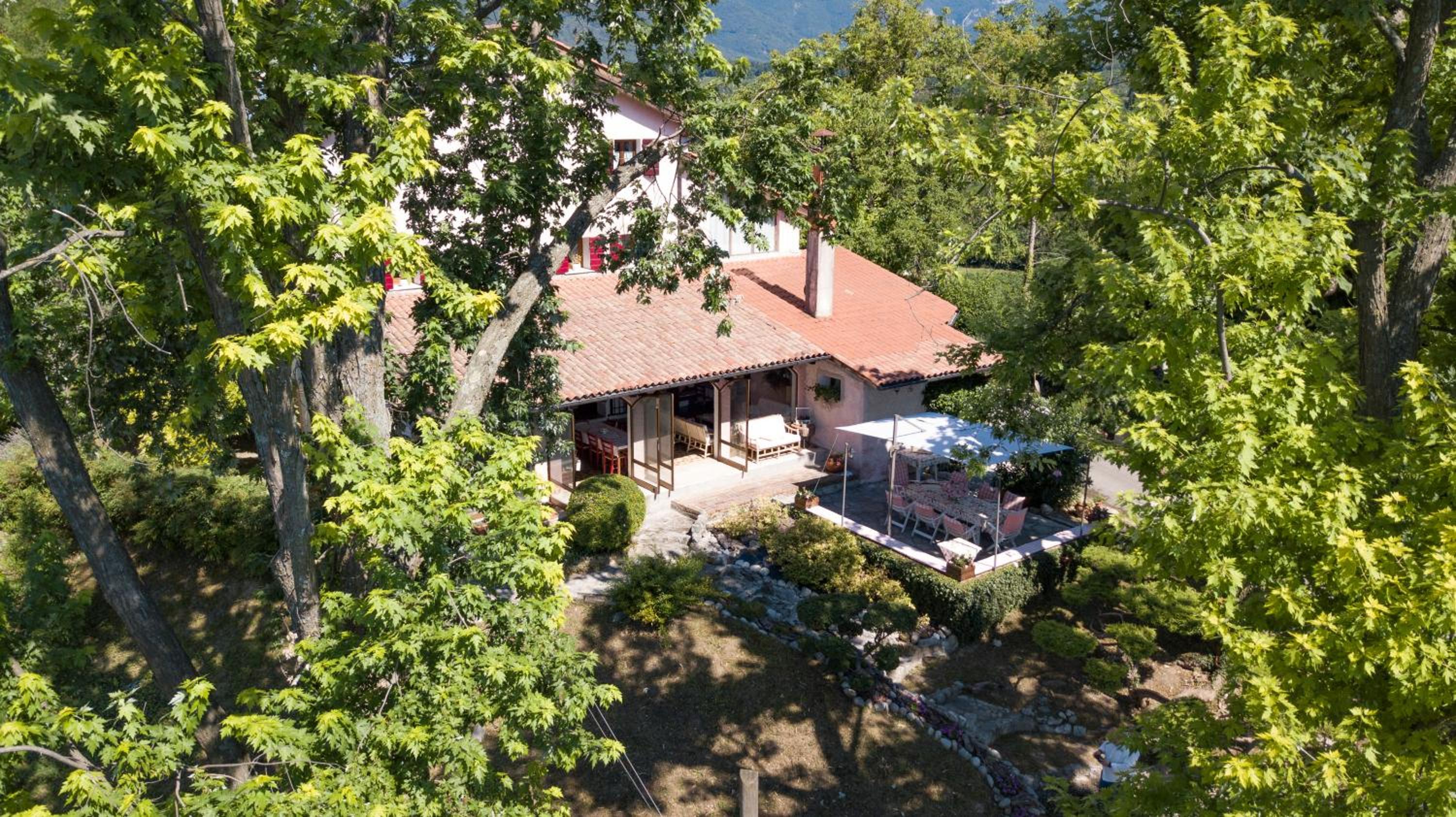 B&B Four Winds