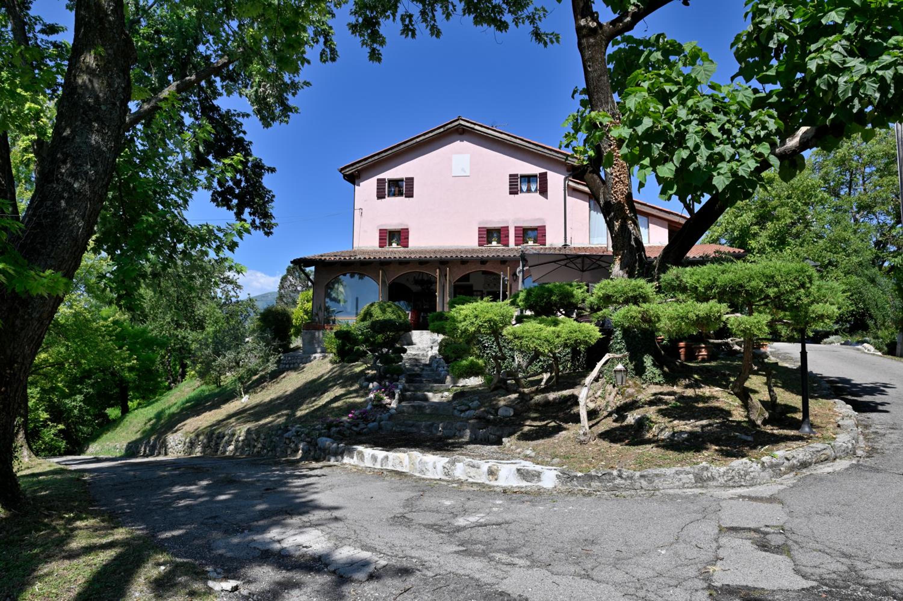 B&B Four Winds
