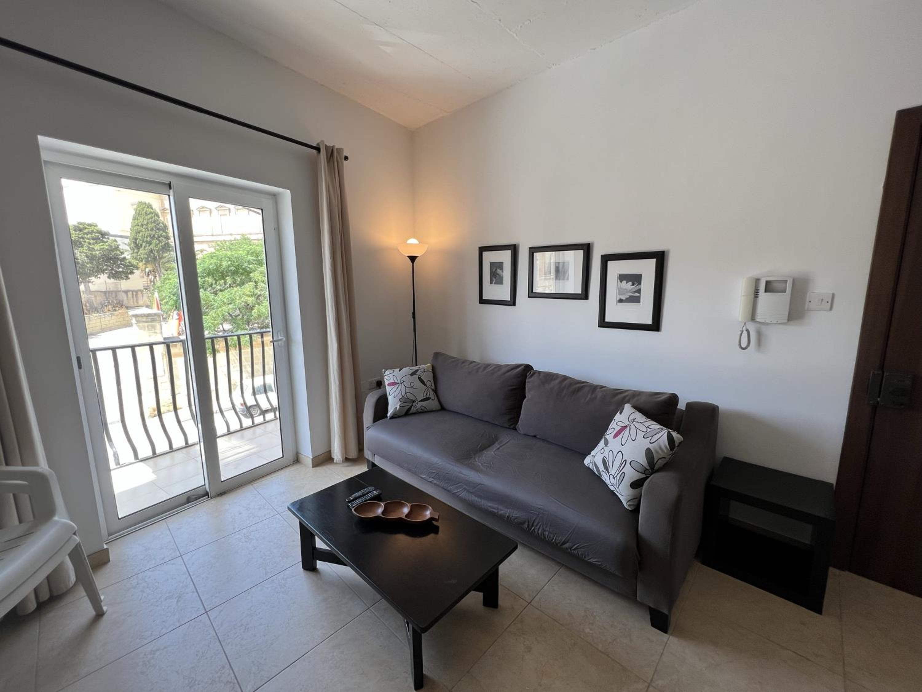 St Julians Smart 2 Bedroom Apartment — St Julian's