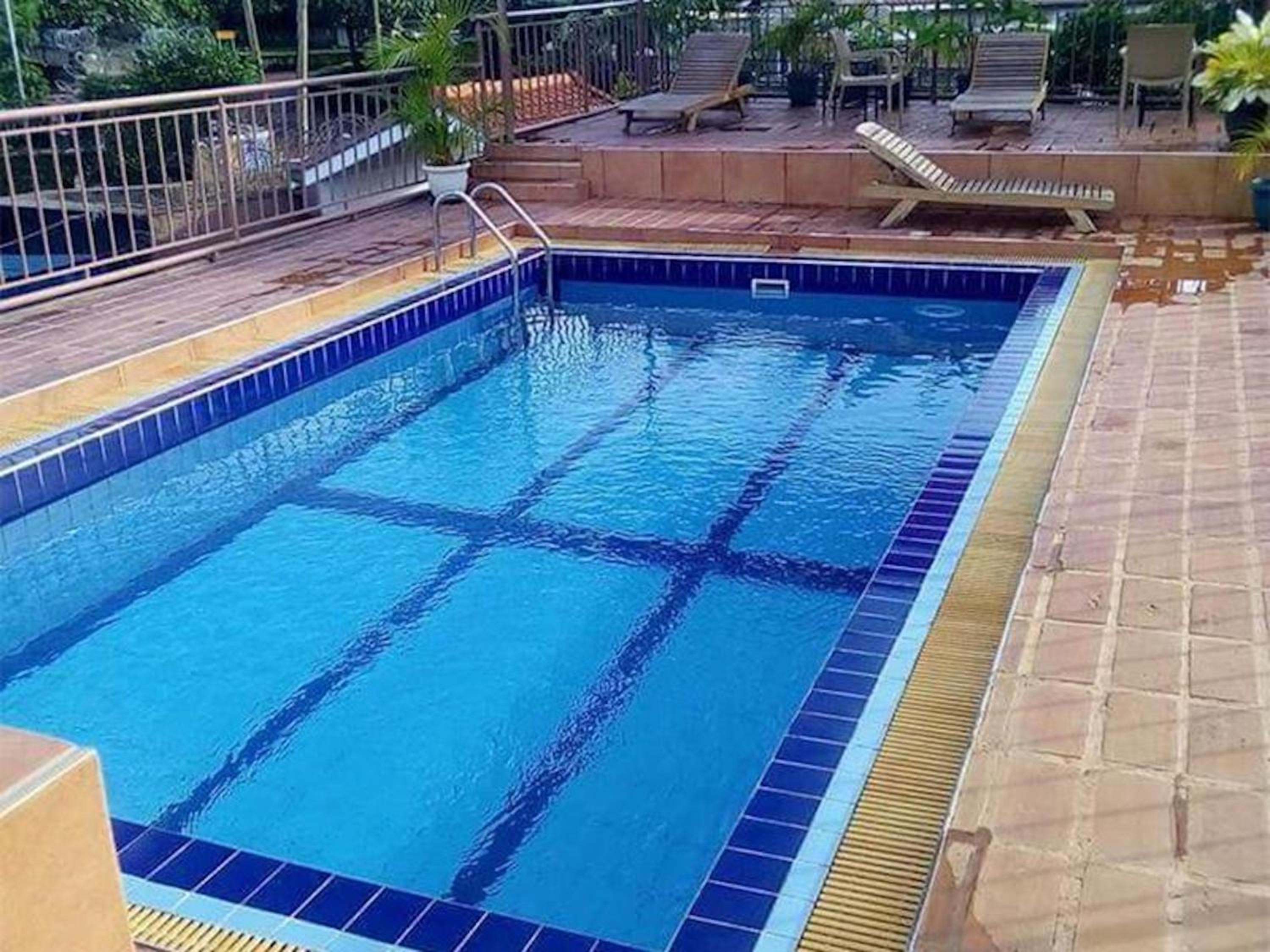 Either for business or pleasure perfect choice wail in Kampala view 4