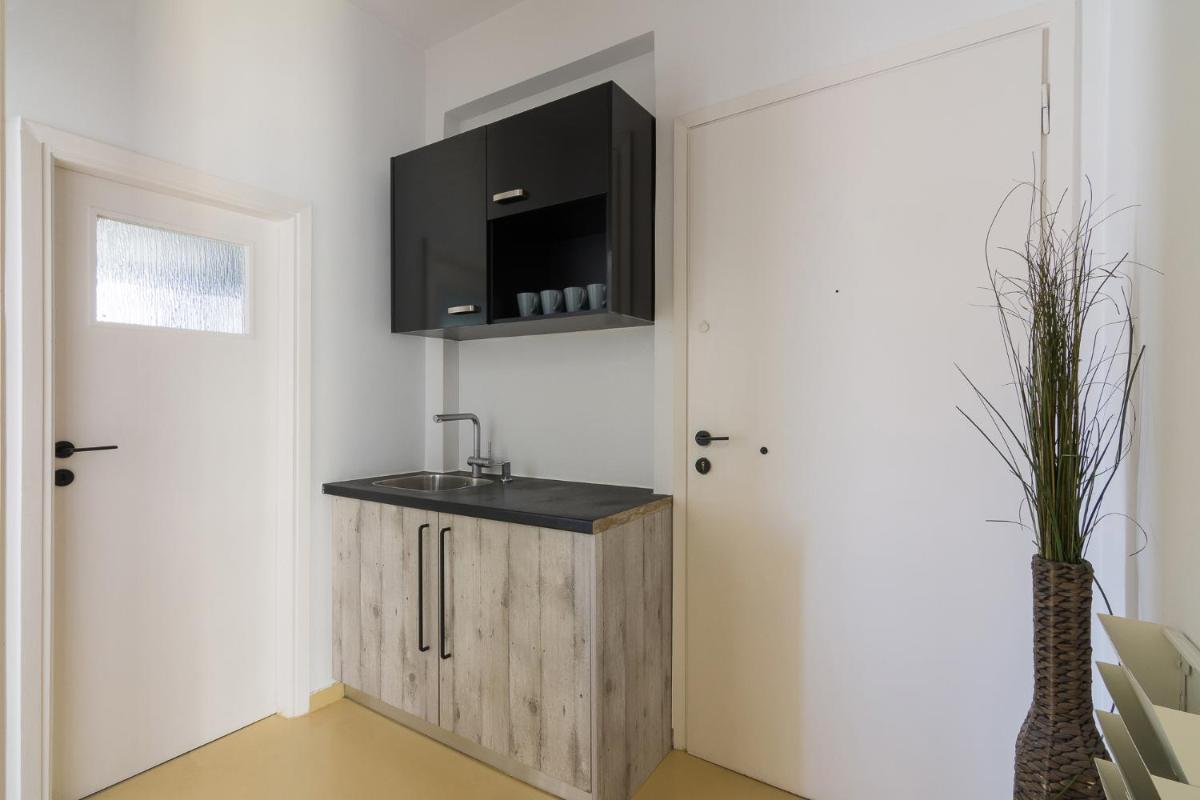 Minimal Apartment In Athens photo 5