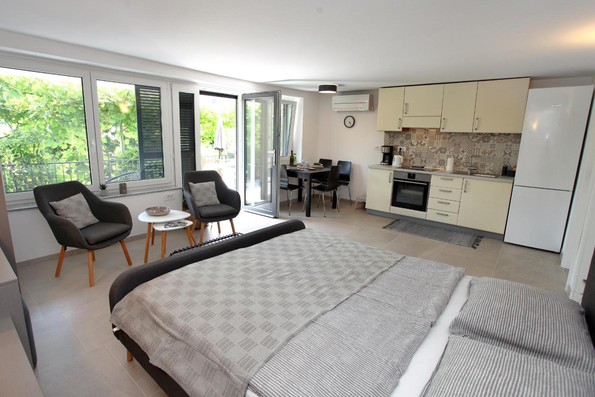 Modern Apartment Parenzana IZMA