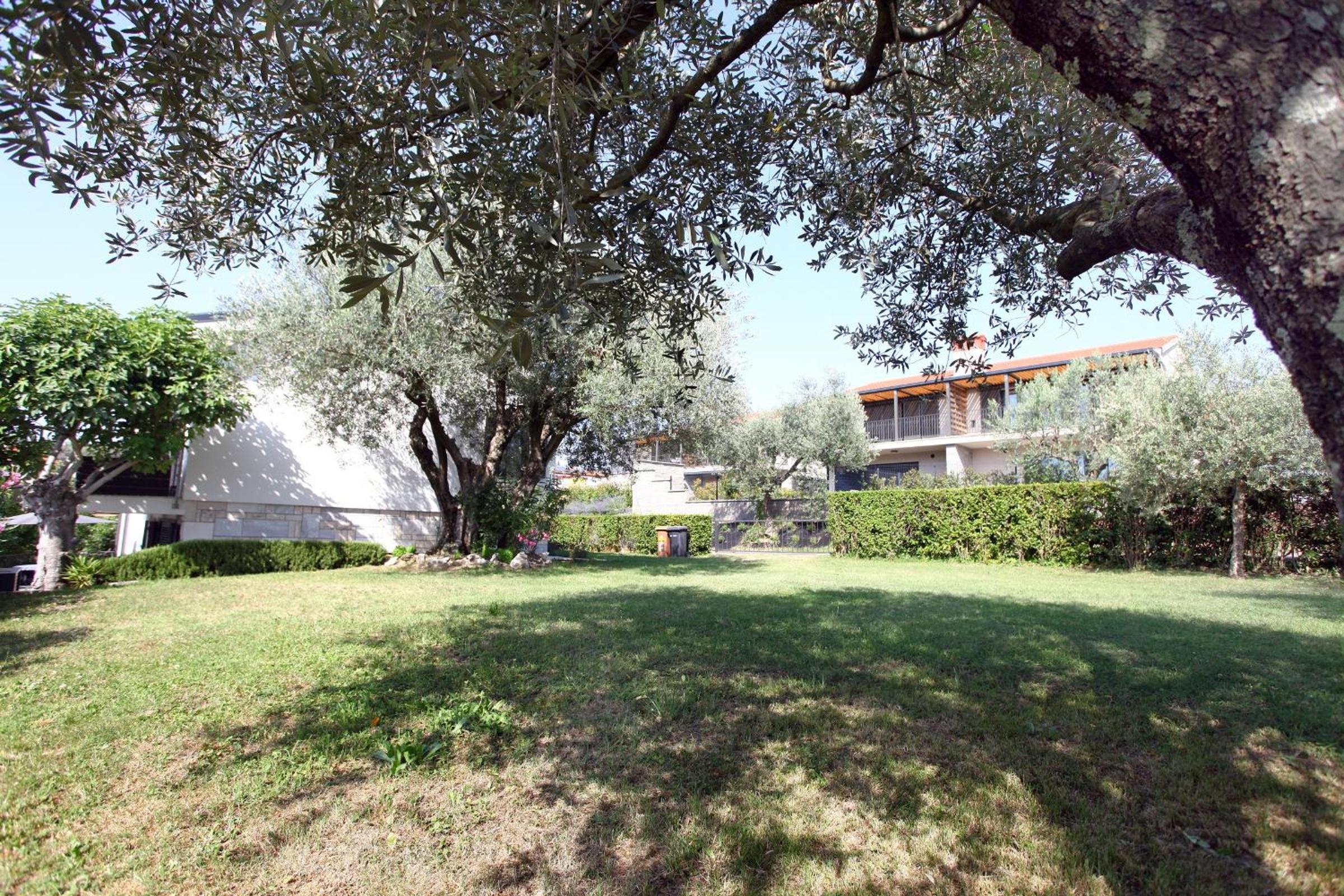 Modern Apartment Parenzana IZMA