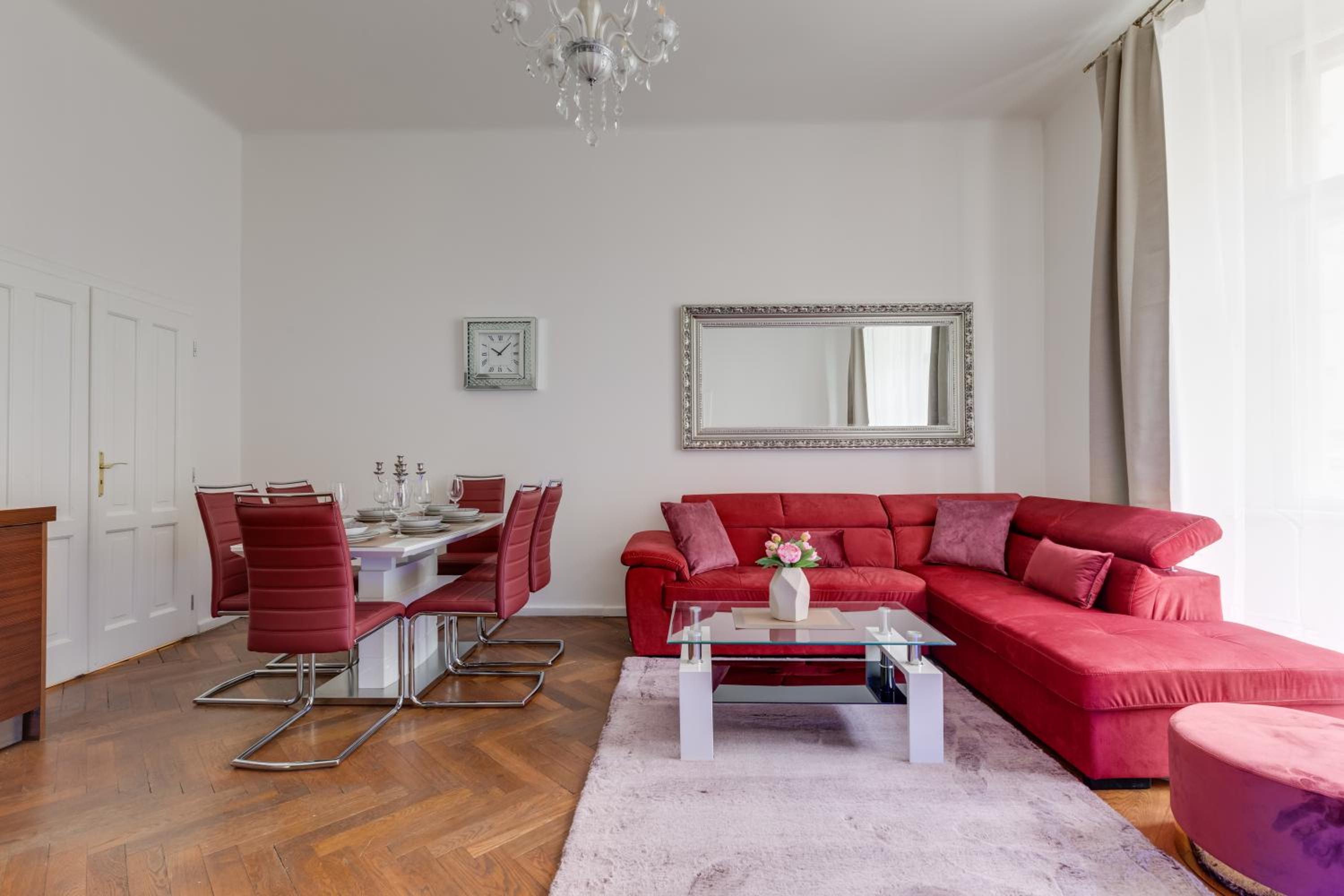 Luxury Riverside Apartments In The Center Of Prague
