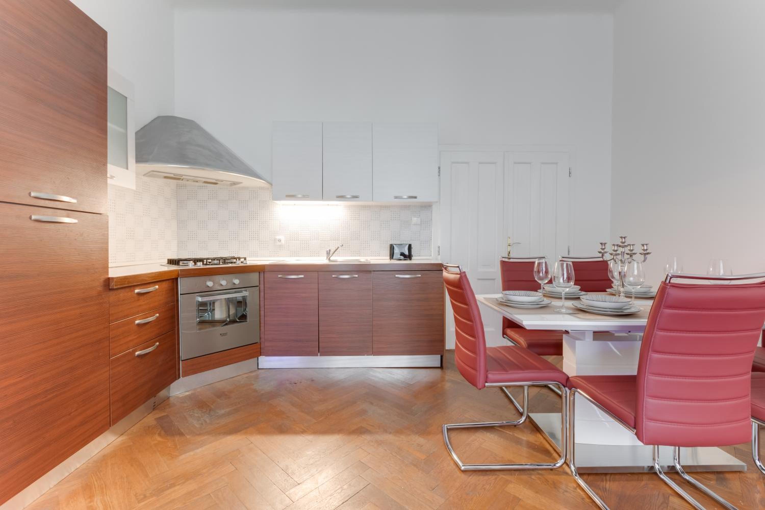 Luxury Riverside Apartments In The Center Of Prague