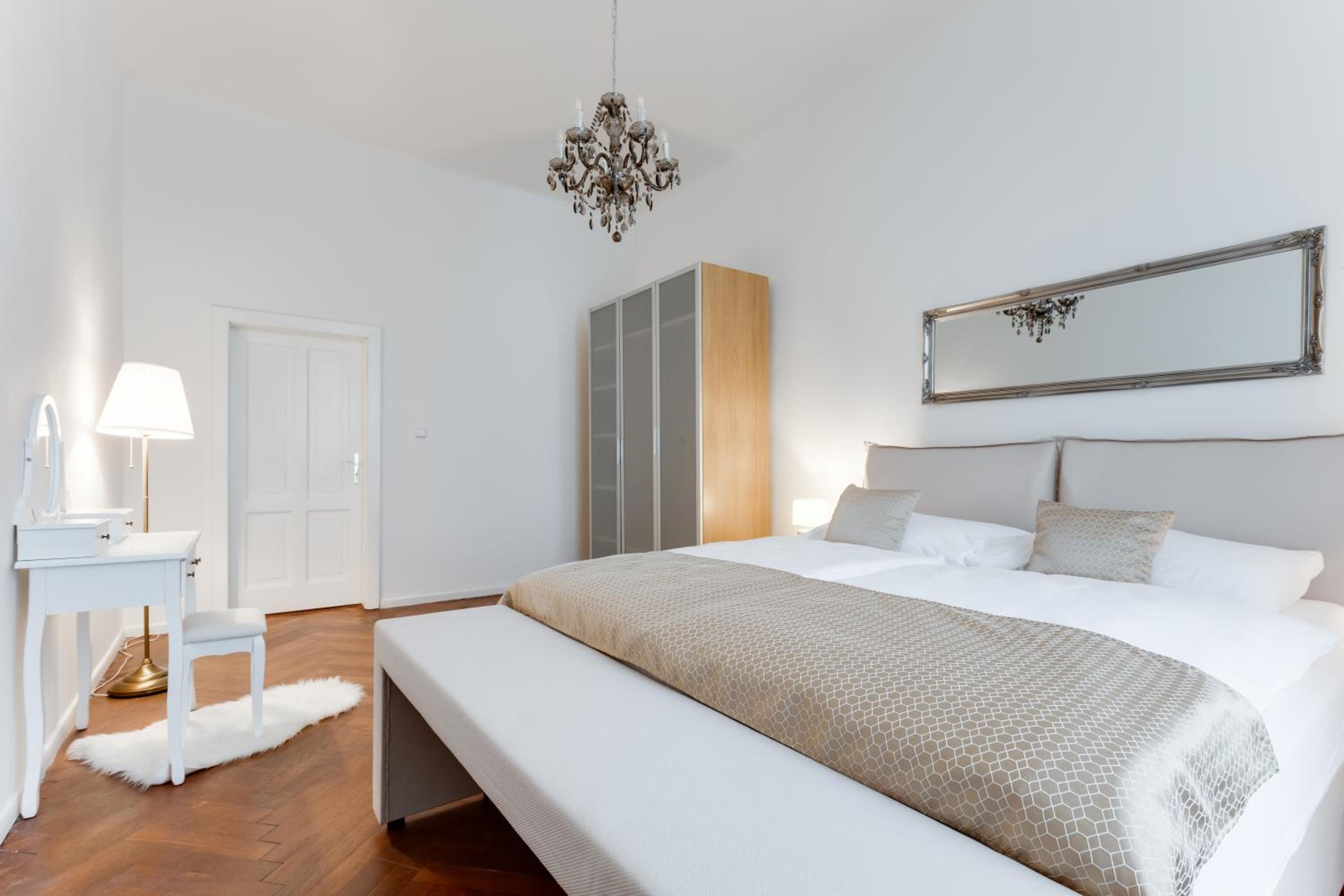 Luxury Riverside Apartments In The Center Of Prague