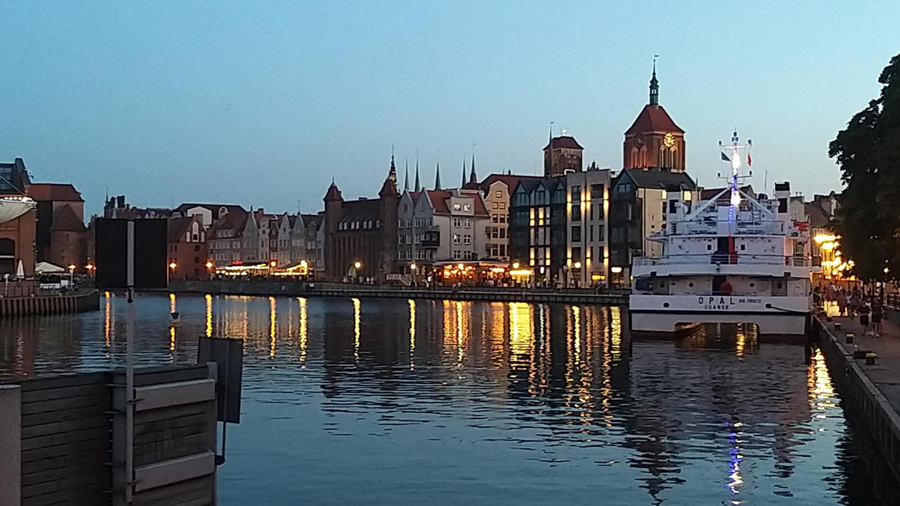Magical River View by Downtown Apartments