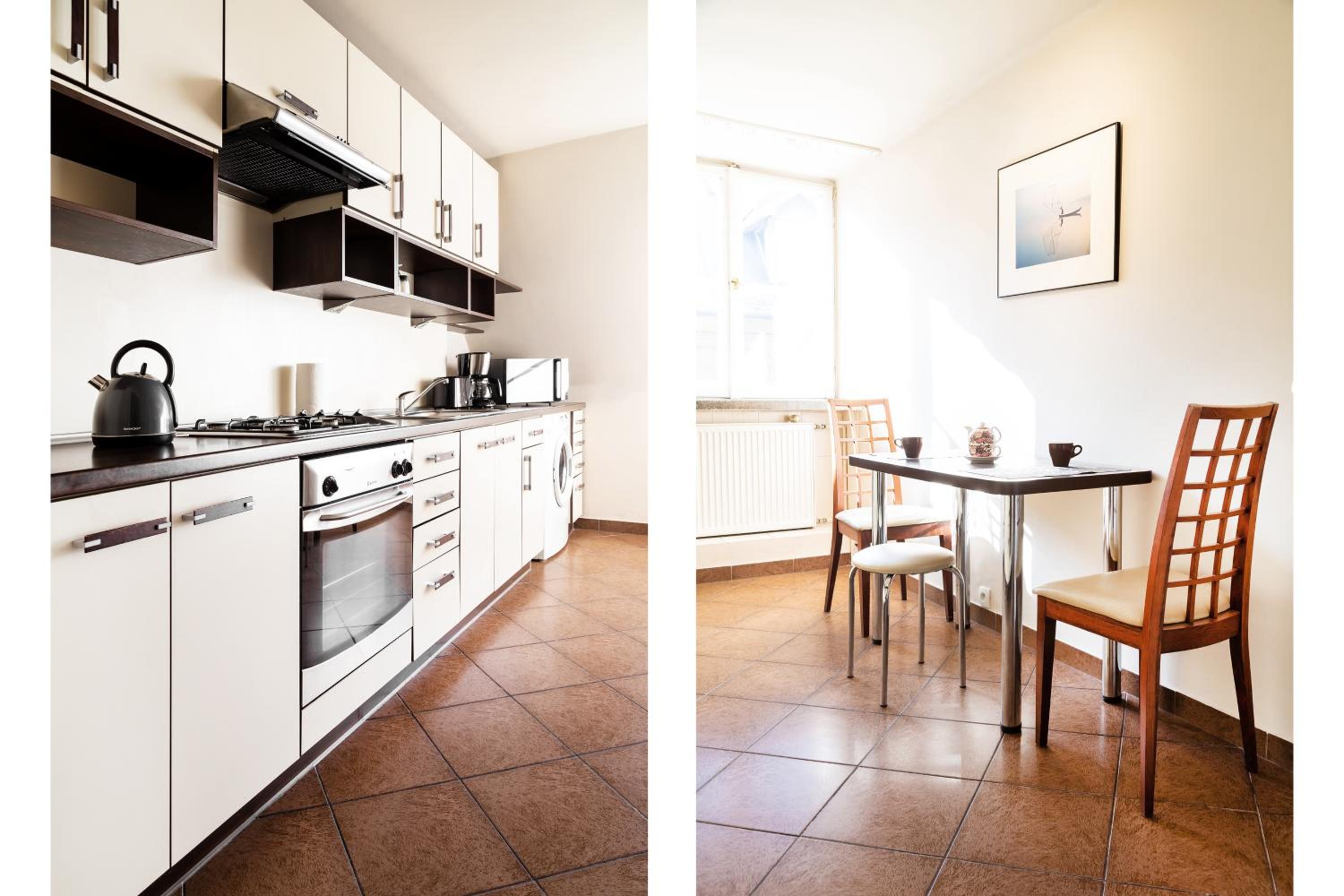 2 Bedroom Apartment, Heart of Krakow Tomasza st view 4
