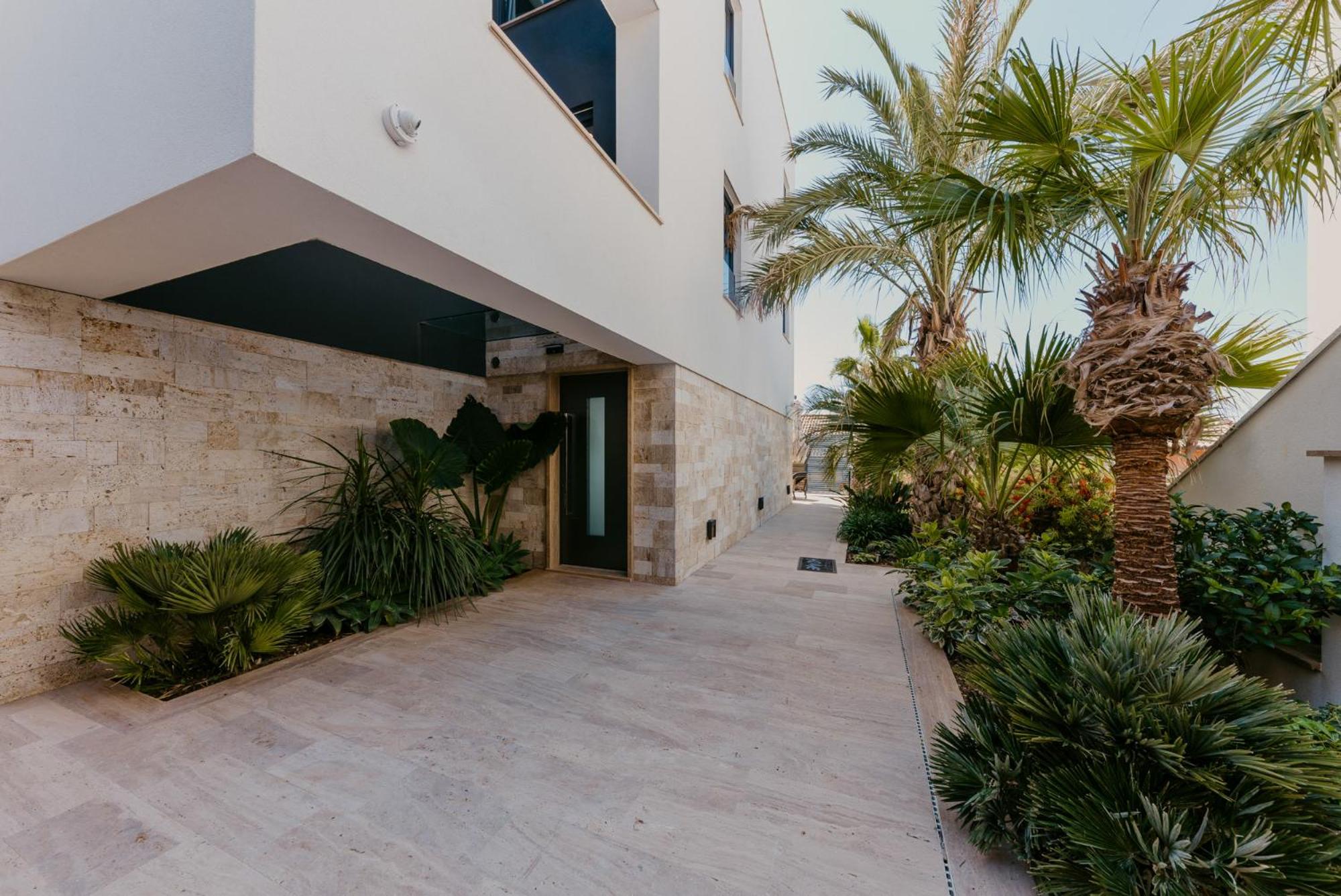 Hotel Villa Bloomhill Escape - Image 1