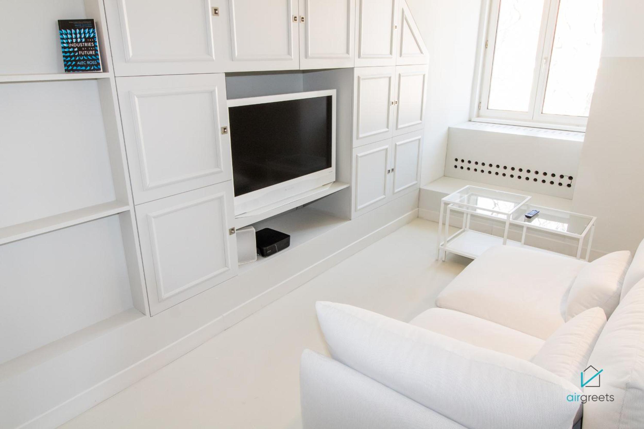 MODERN, MINIMALIST FLAT IN VIENNA