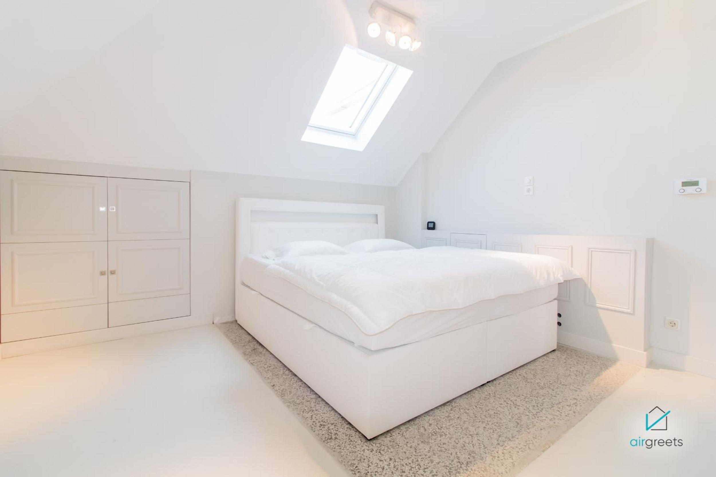 MODERN, MINIMALIST FLAT IN VIENNA
