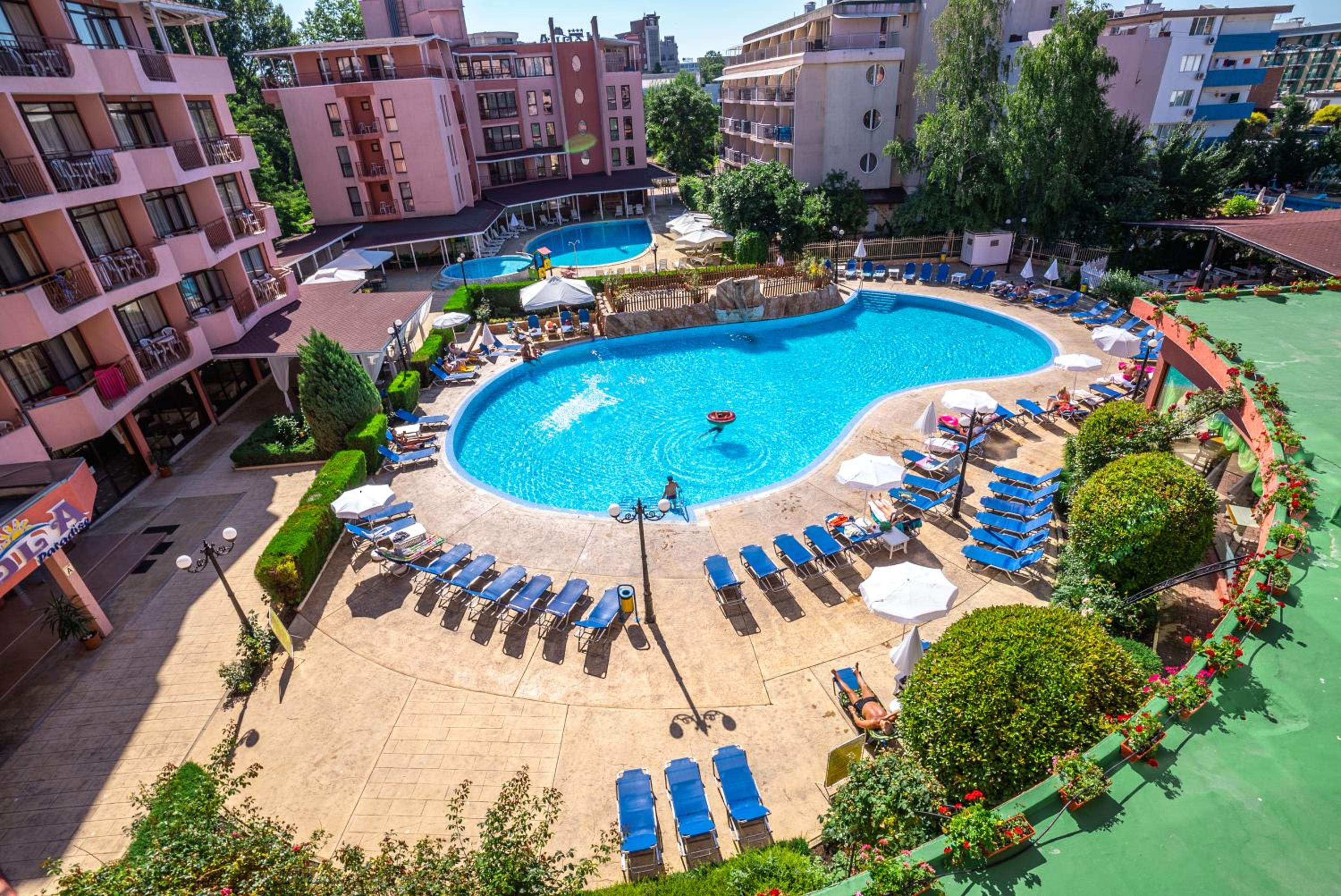 swimming pool