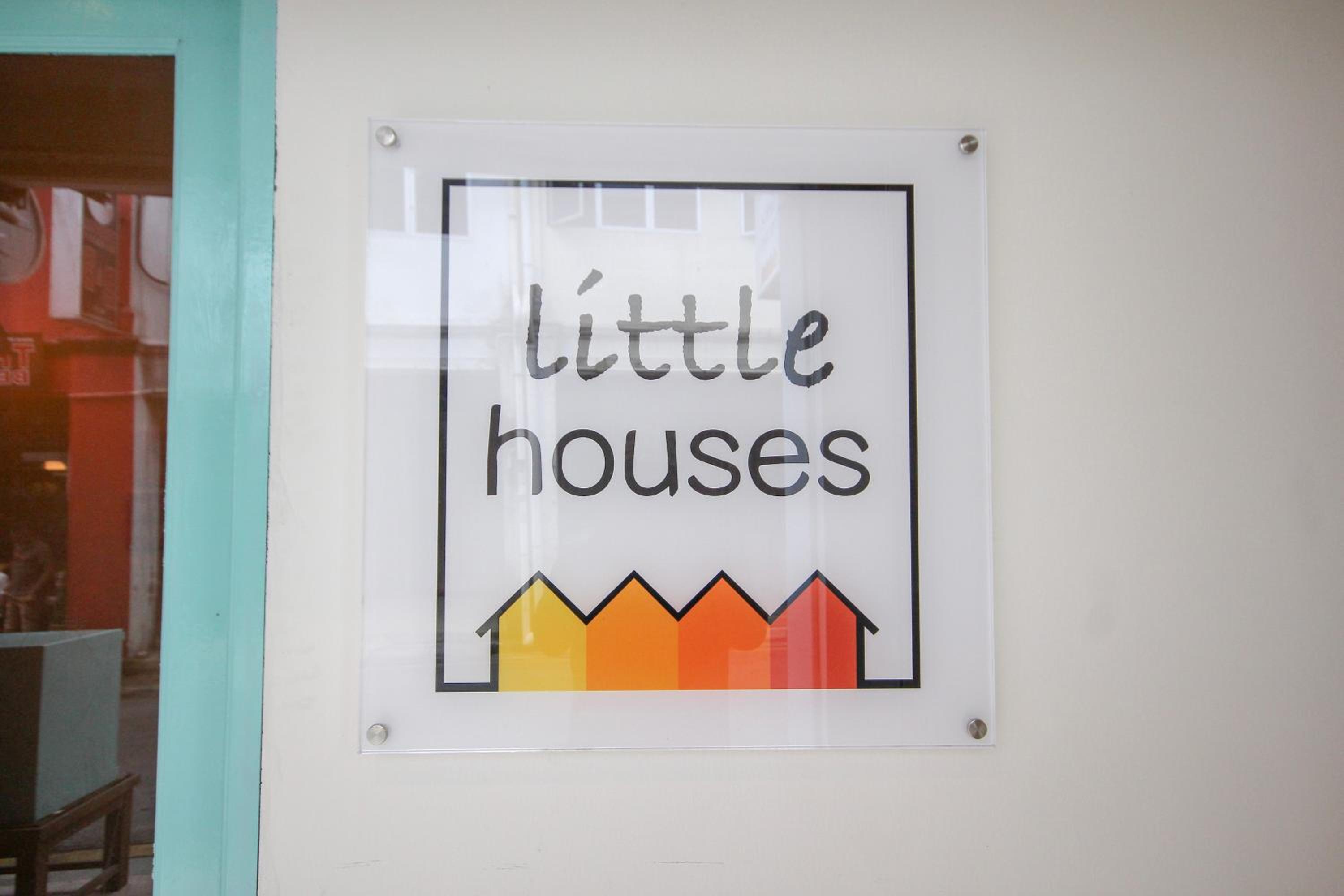 Little Houses photo 3