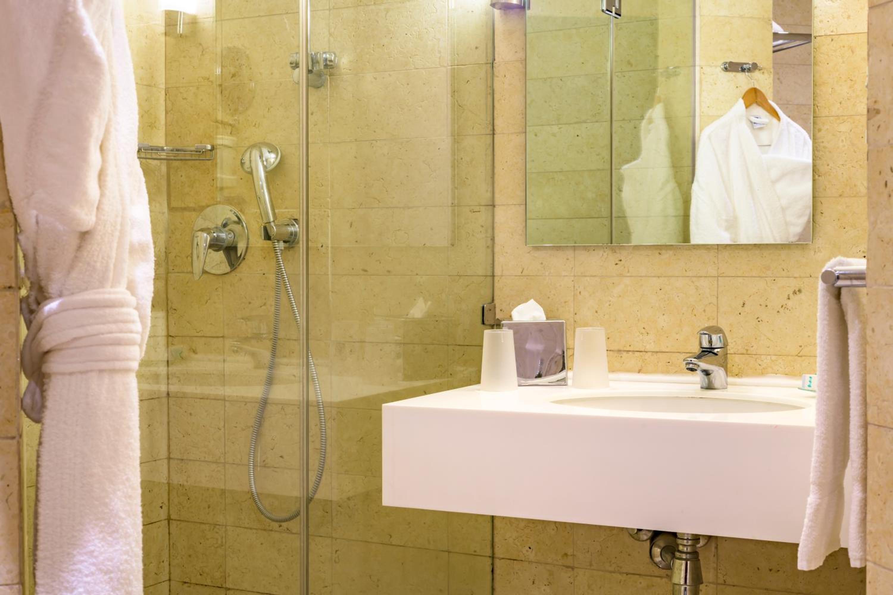 Photo 36