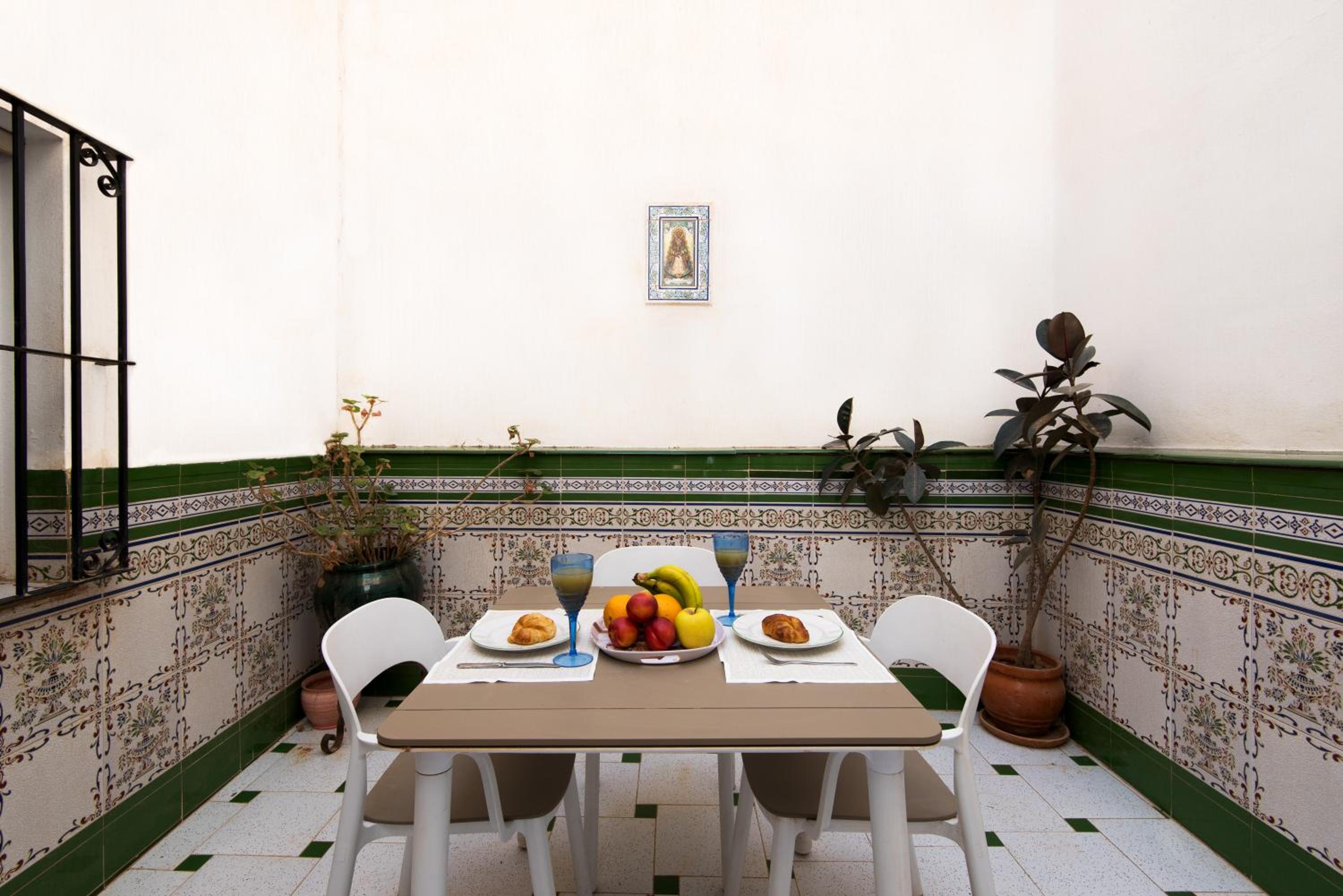 Picasso Center Apartment
