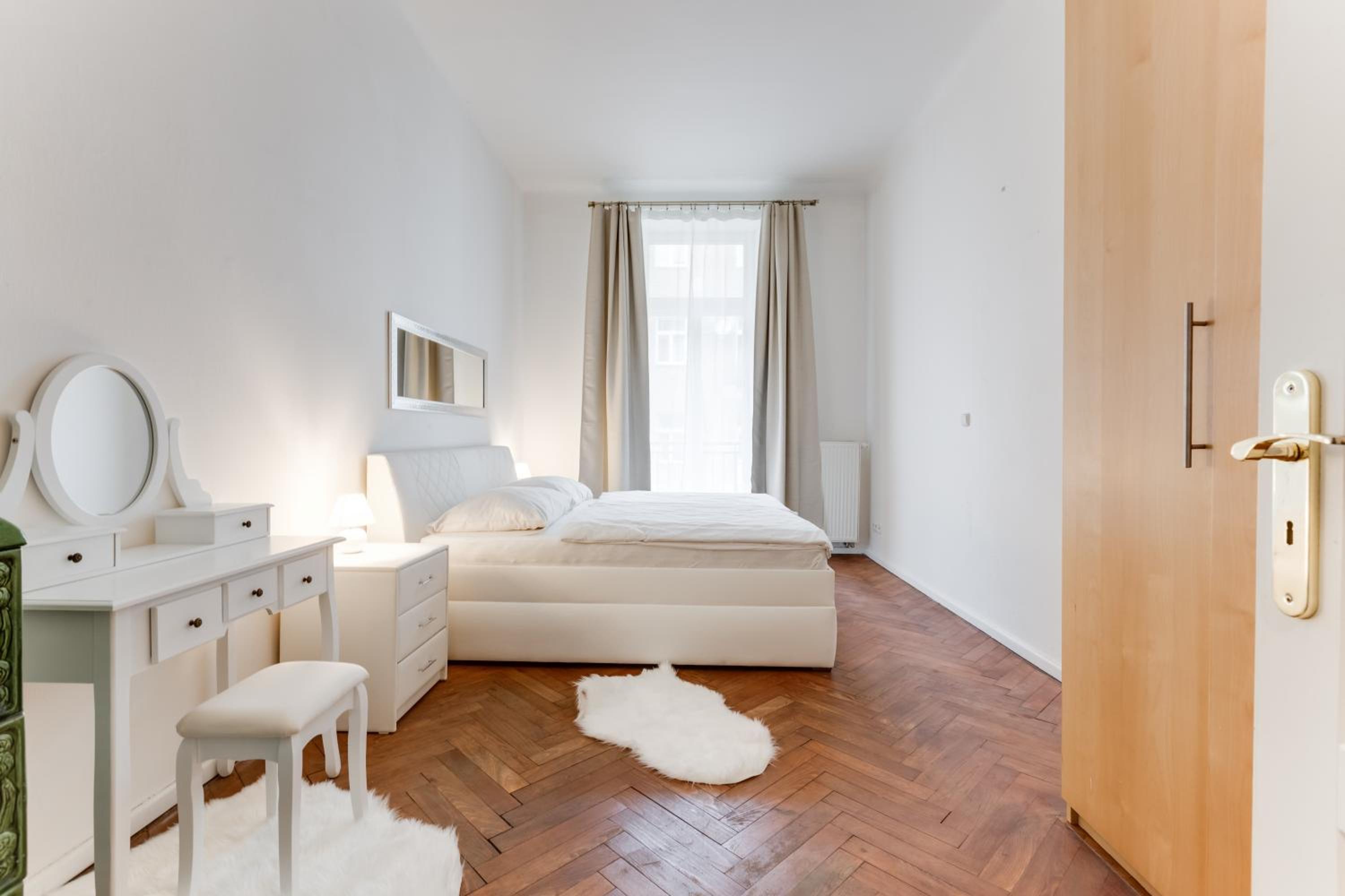 Luxury Riverside Apartments In The Center Of Prague