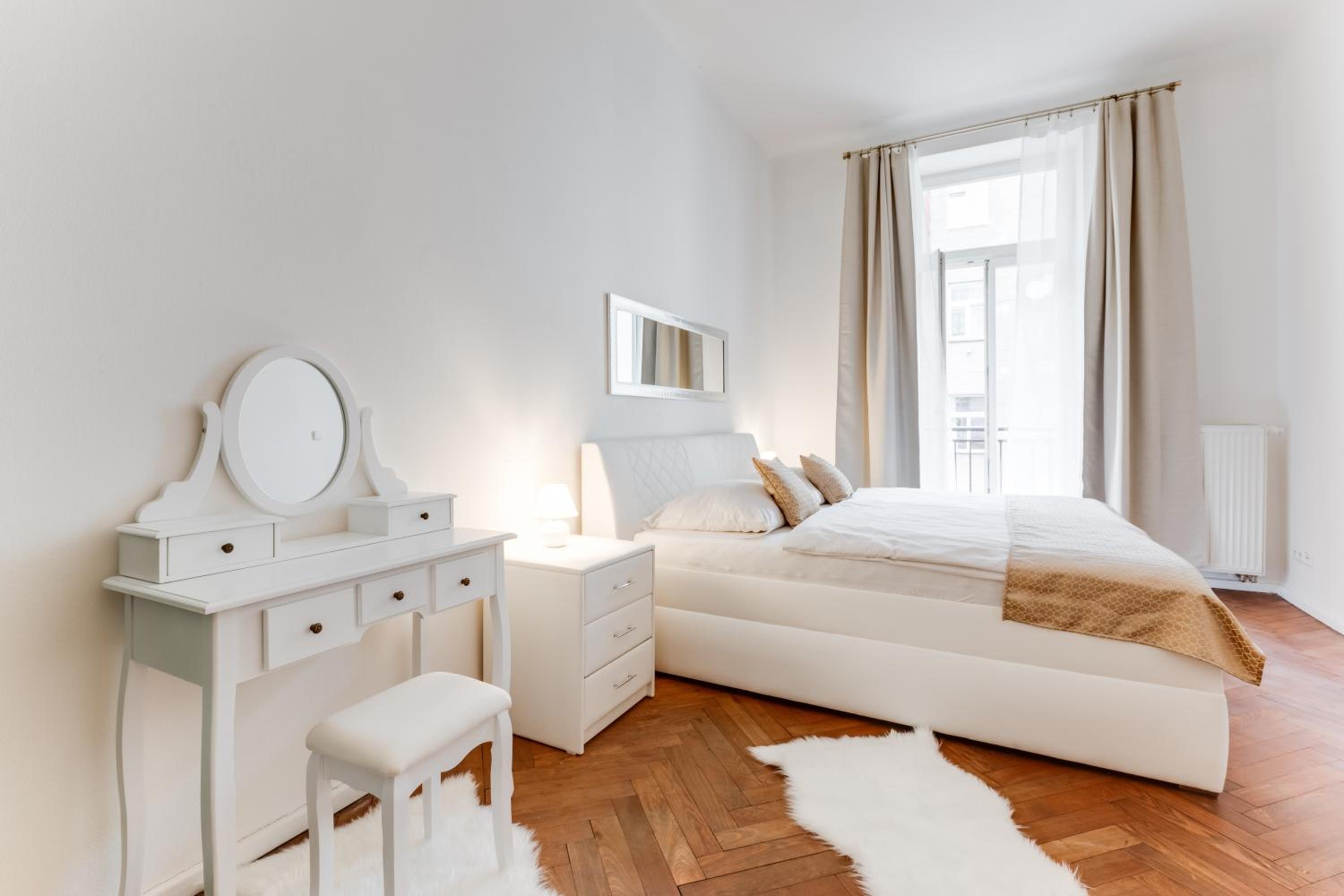 Luxury Riverside Apartments In The Center Of Prague