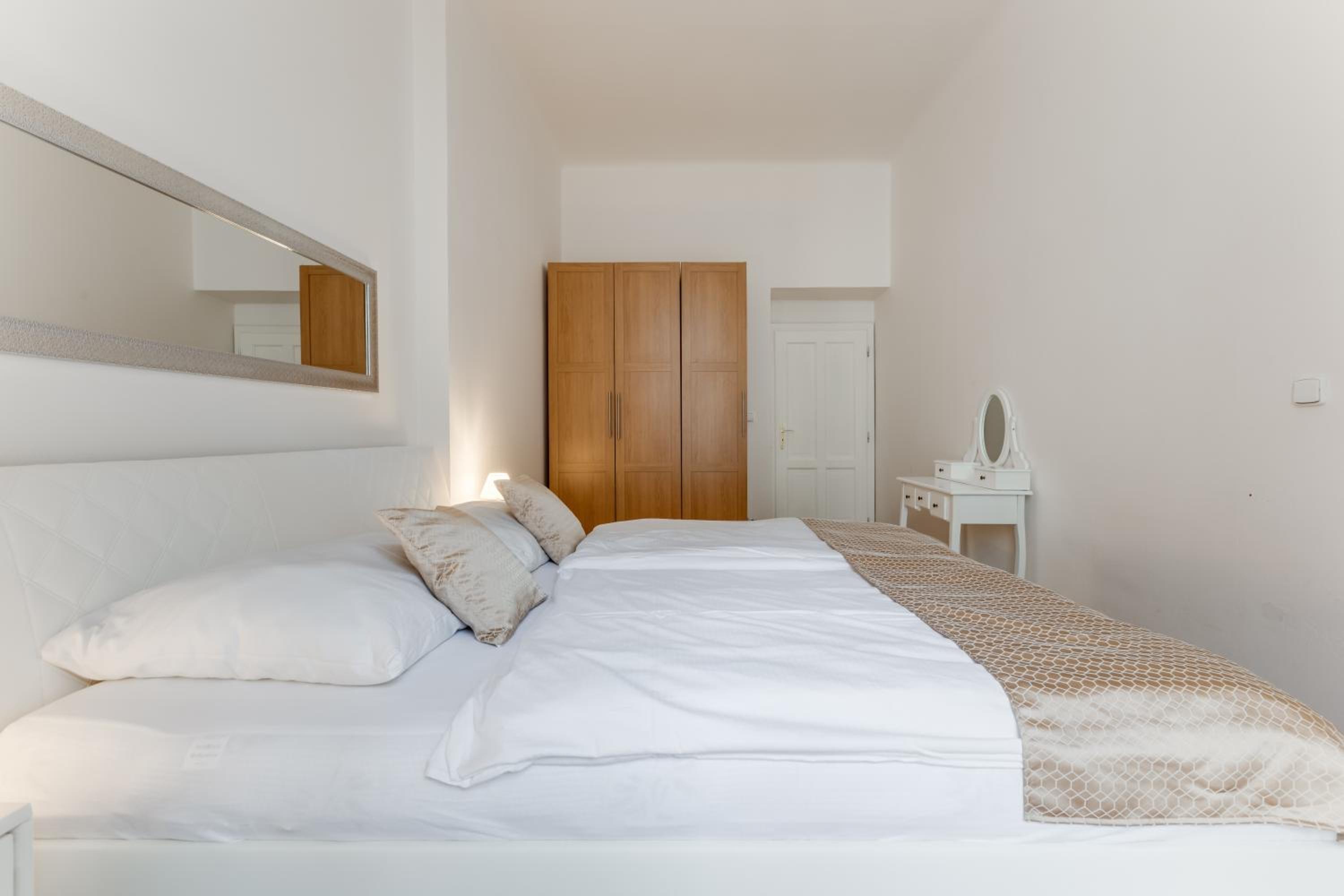 Luxury Riverside Apartments In The Center Of Prague