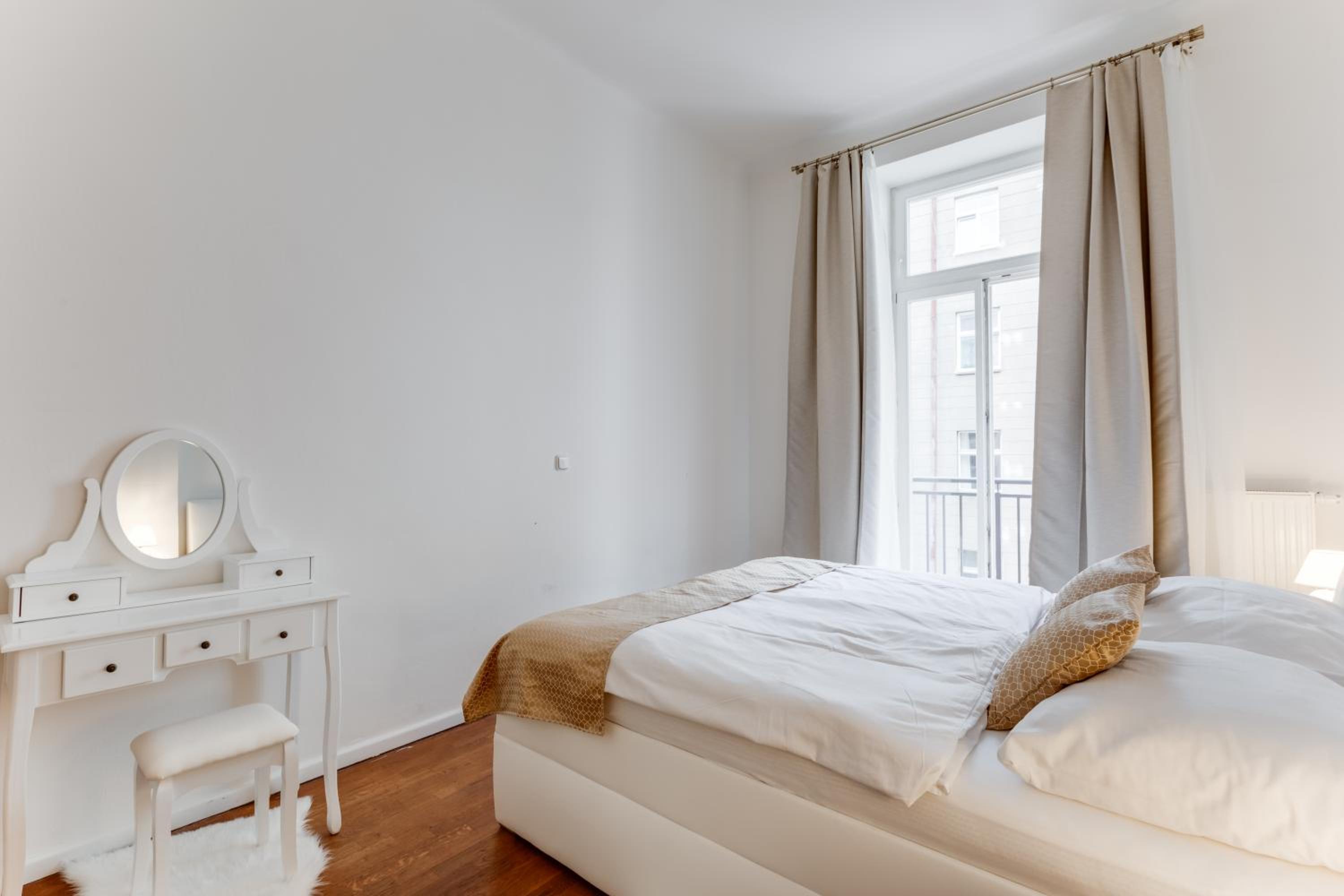 Luxury Riverside Apartments In The Center Of Prague