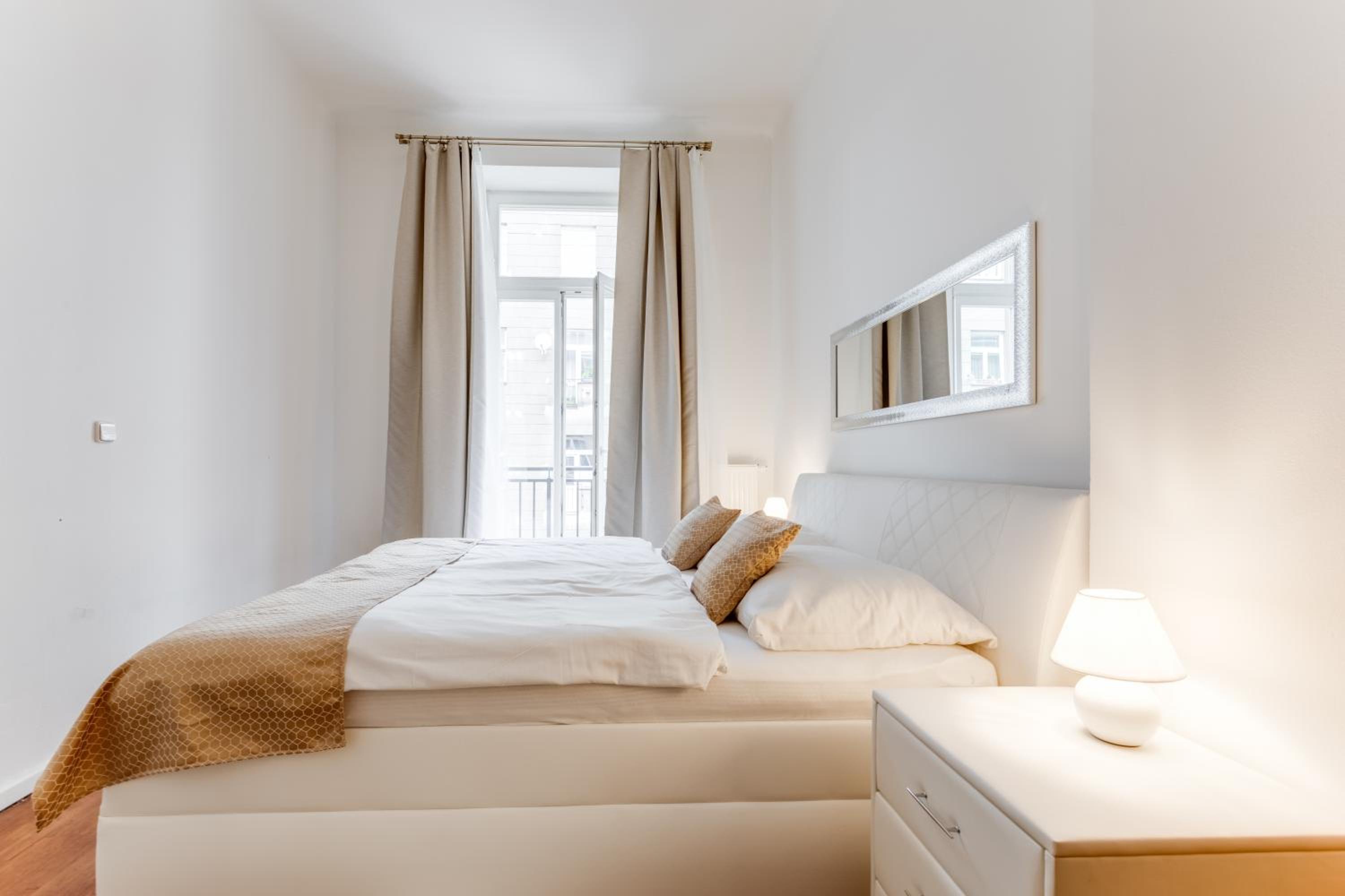 Luxury Riverside Apartments In The Center Of Prague