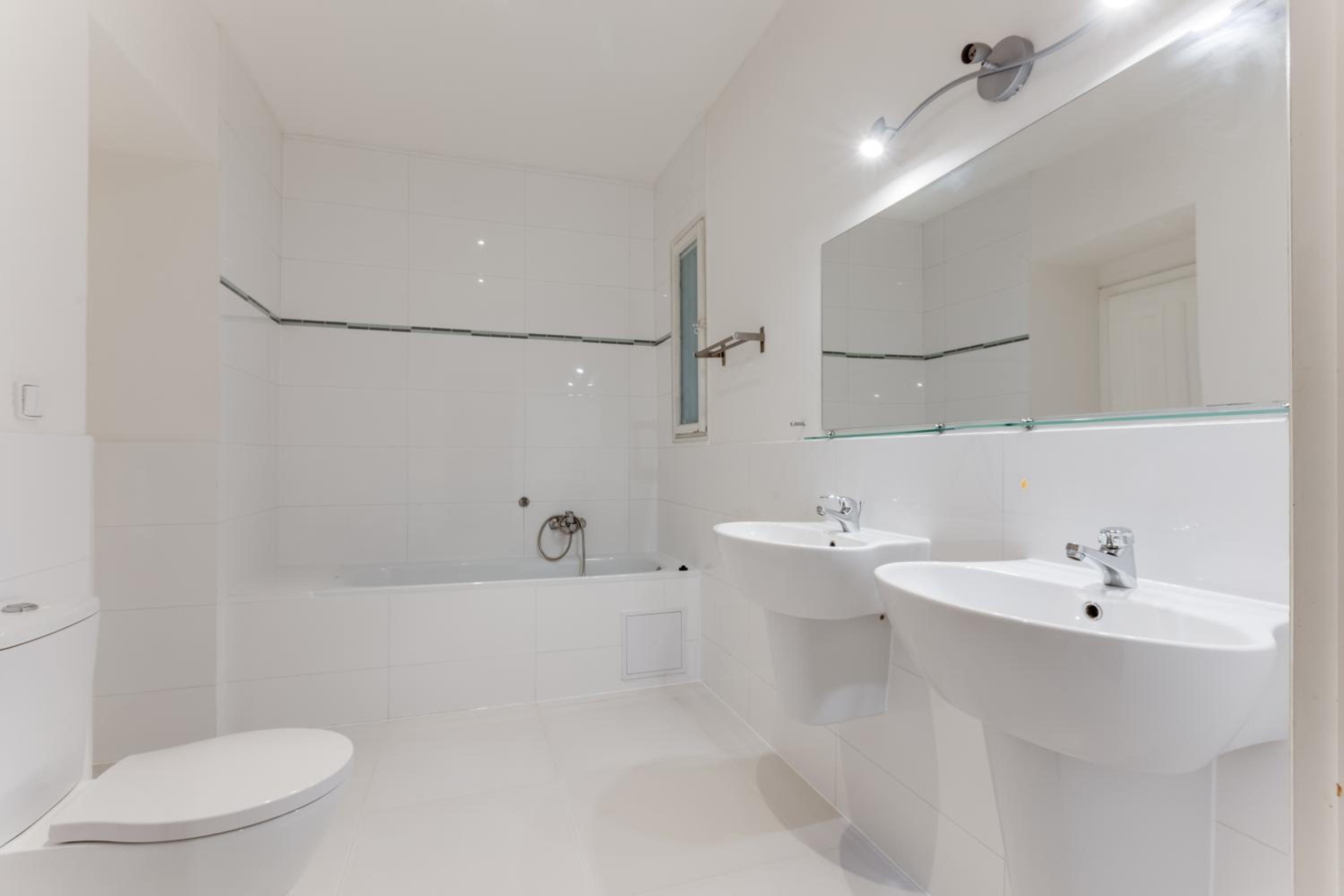 Luxury Riverside Apartments In The Center Of Prague