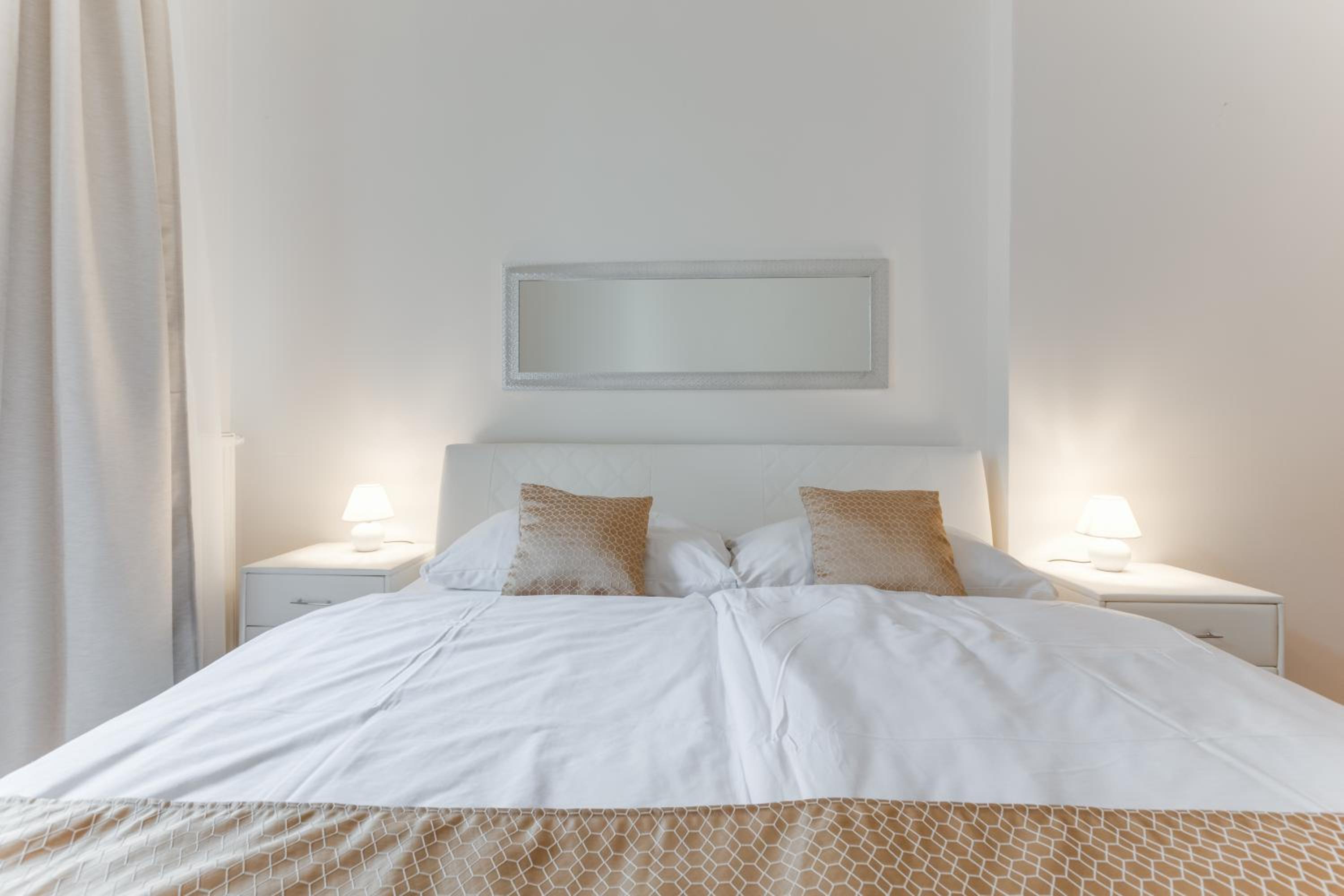 Luxury Riverside Apartments In The Center Of Prague
