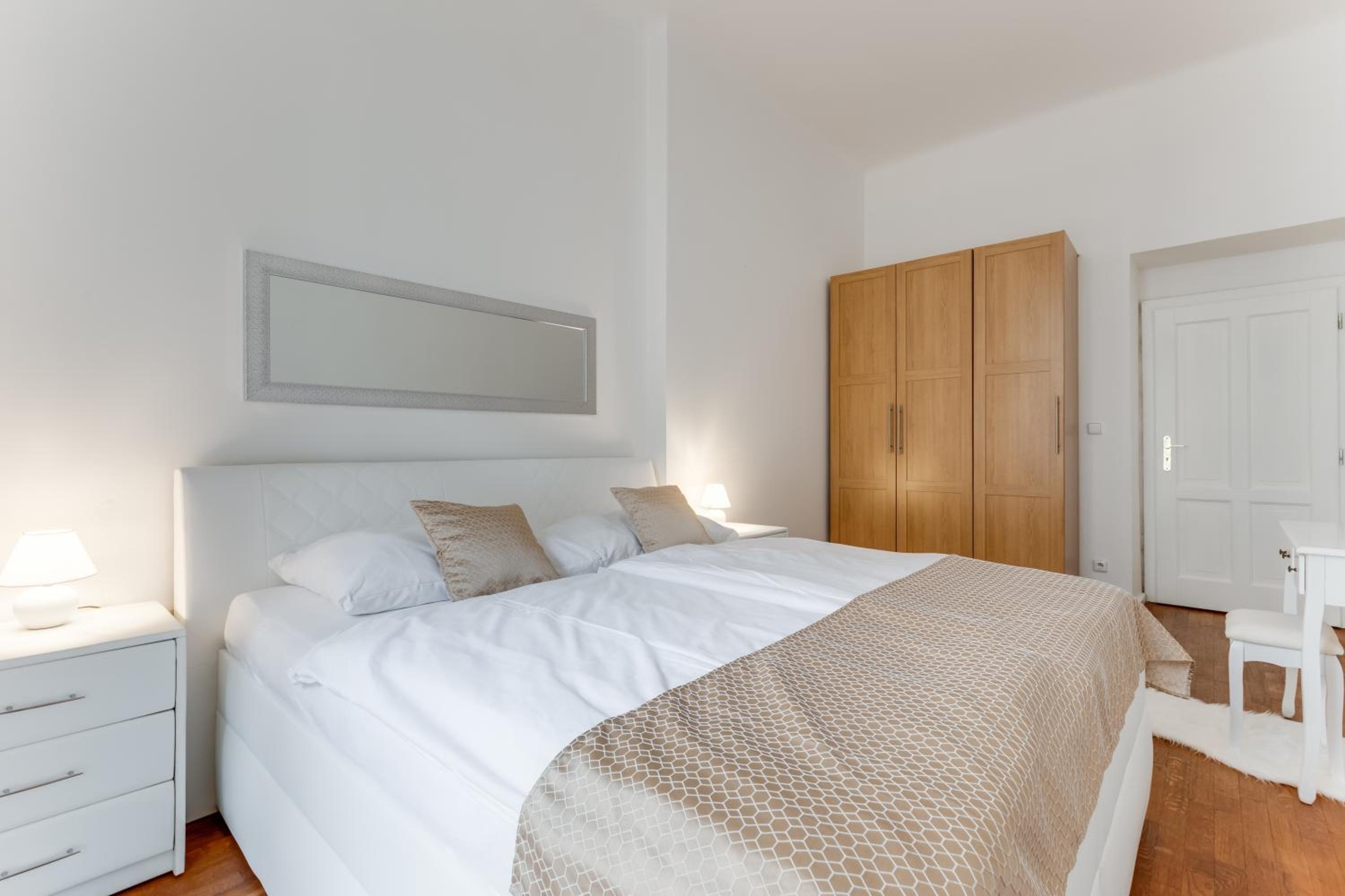 Luxury Riverside Apartments In The Center Of Prague
