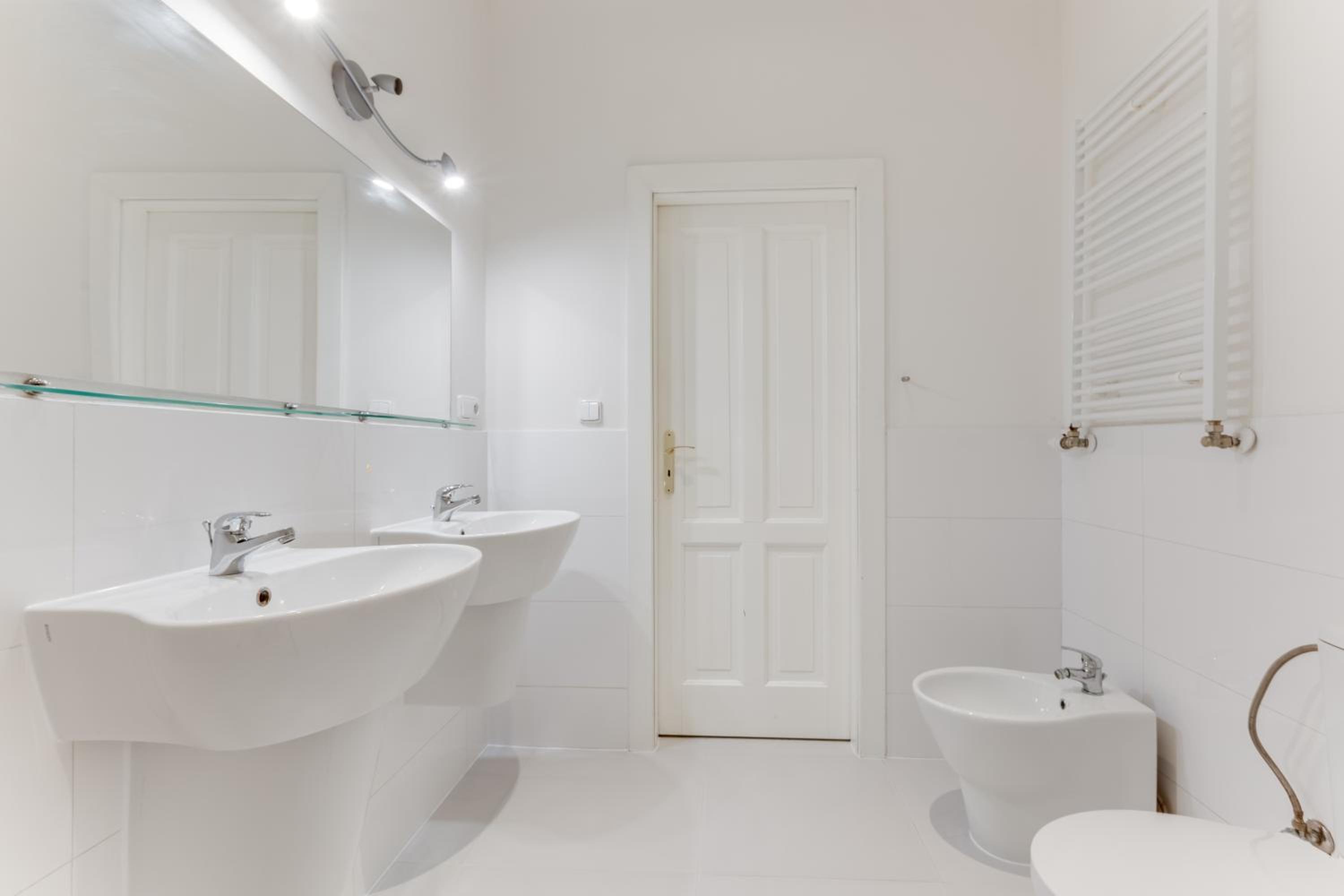Luxury Riverside Apartments In The Center Of Prague