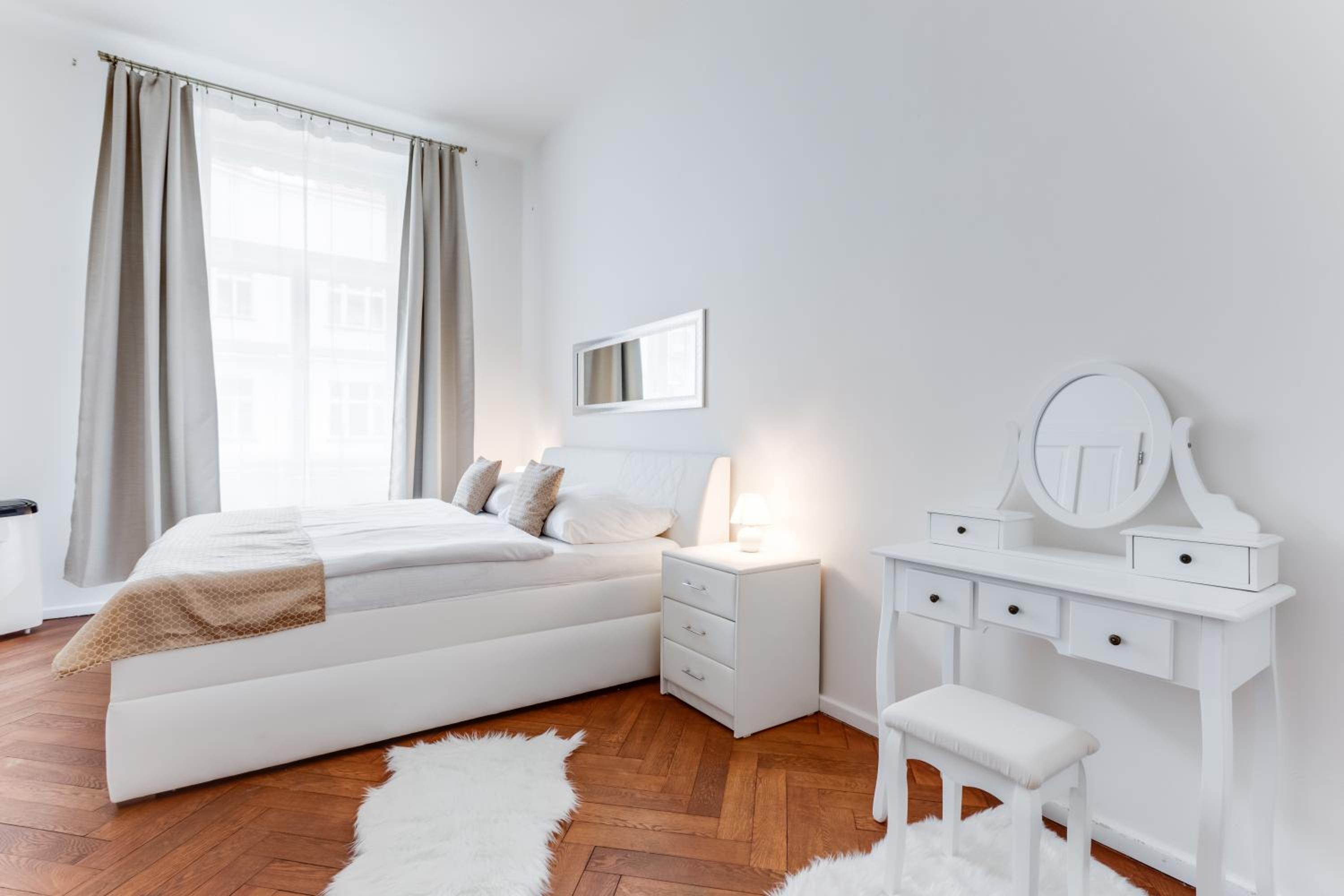 Luxury Riverside Apartments In The Center Of Prague