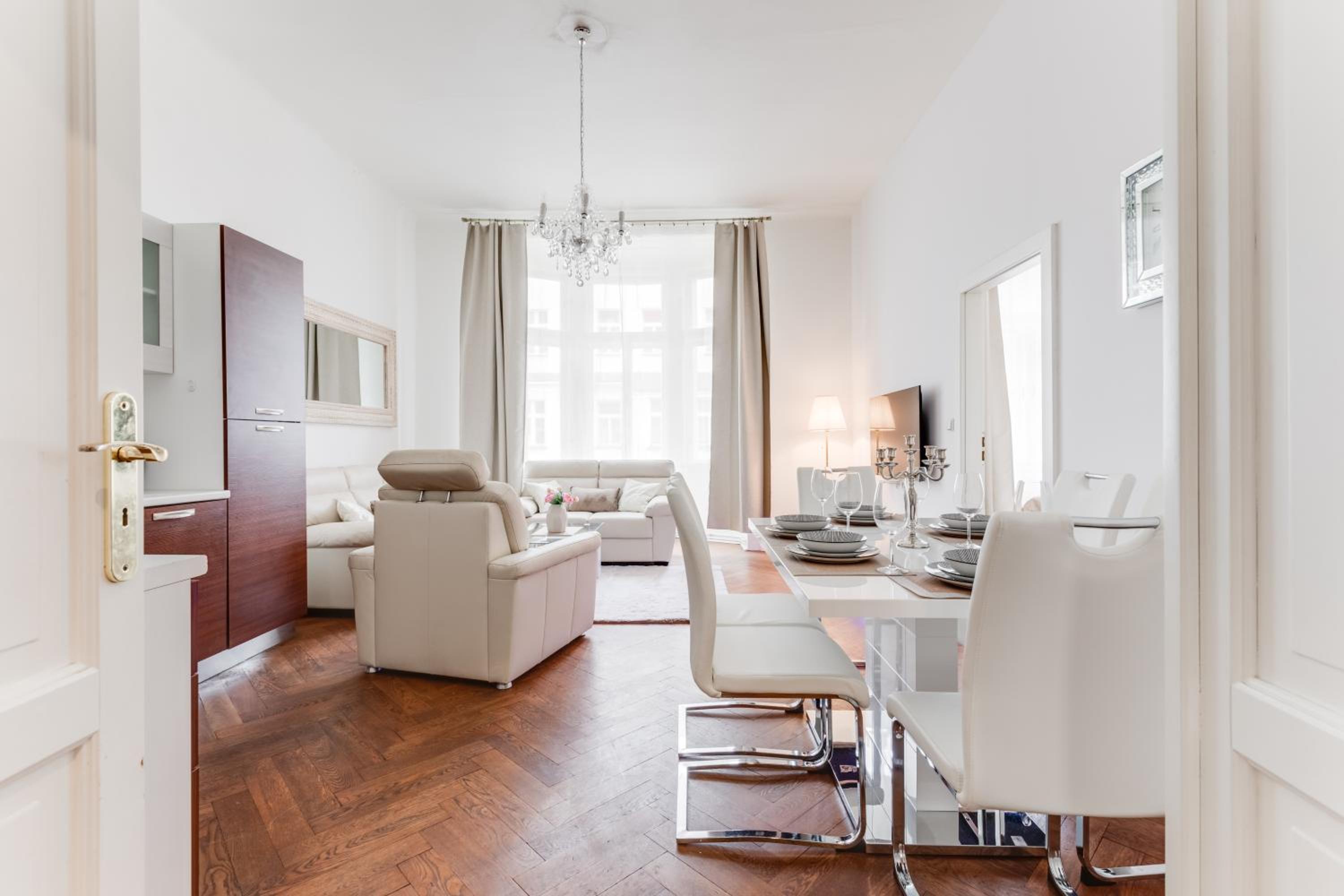 Luxury Riverside Apartments In The Center Of Prague