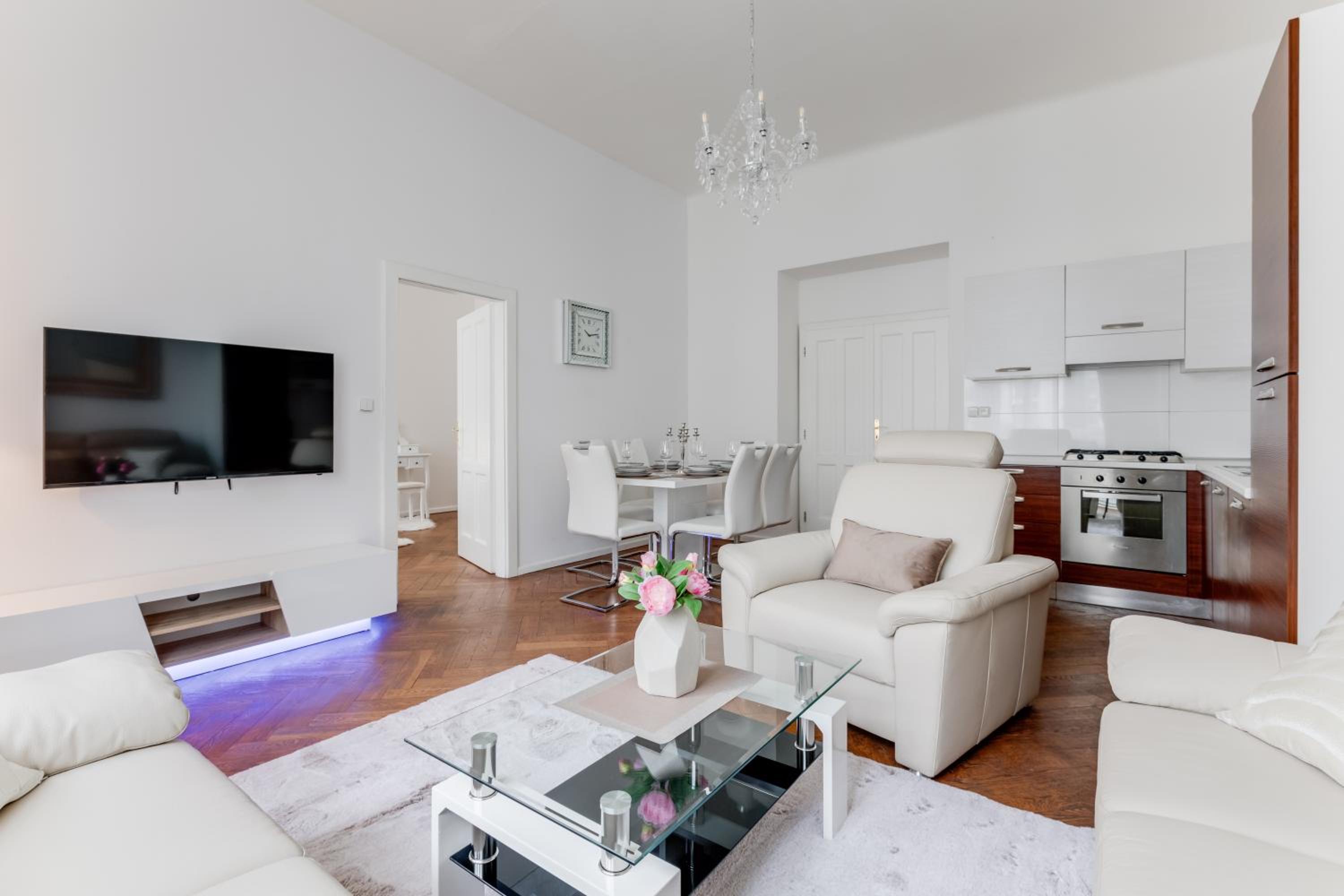 Luxury Riverside Apartments In The Center Of Prague