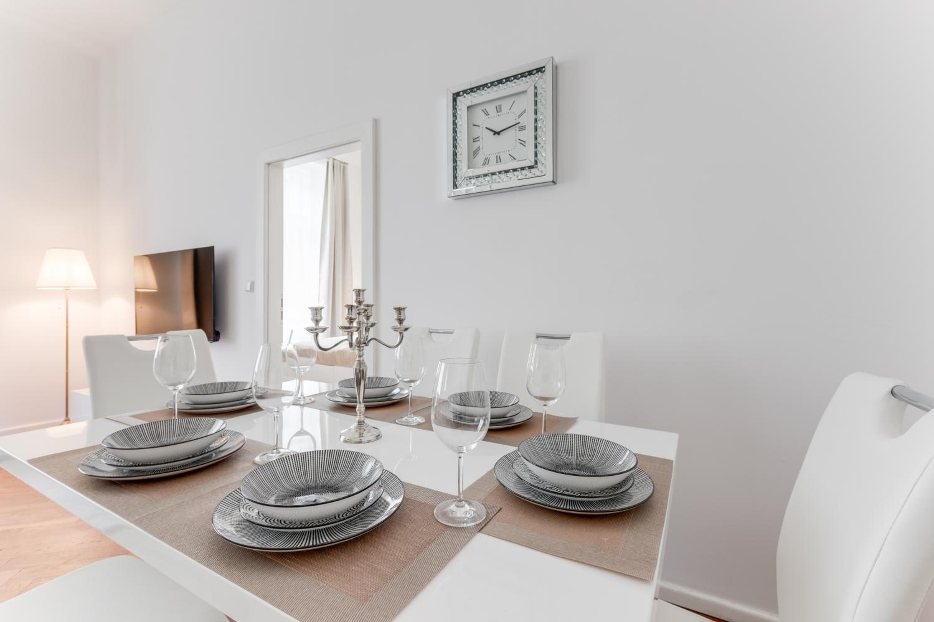 Luxury Riverside Apartments In The Center Of Prague