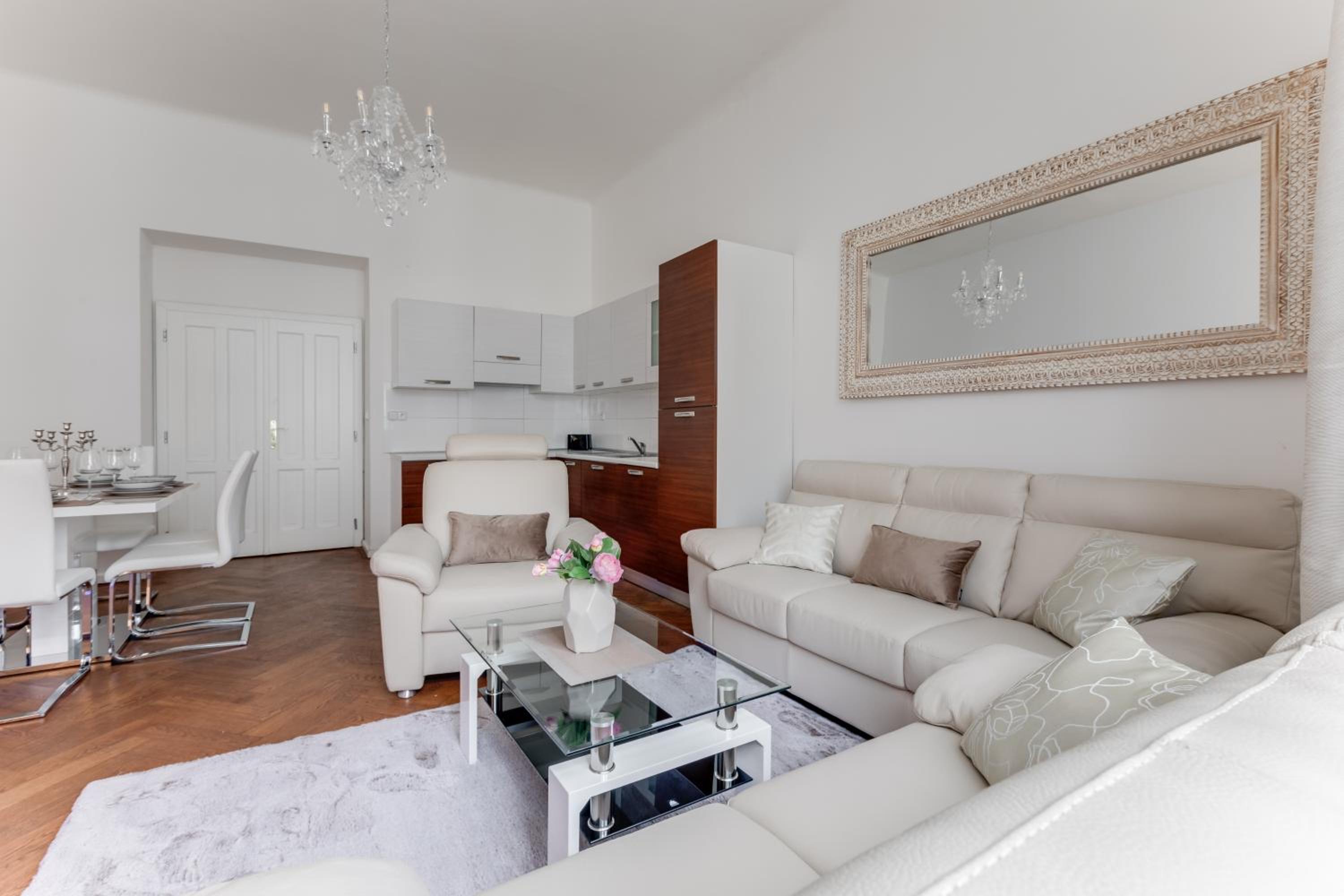 Luxury Riverside Apartments In The Center Of Prague