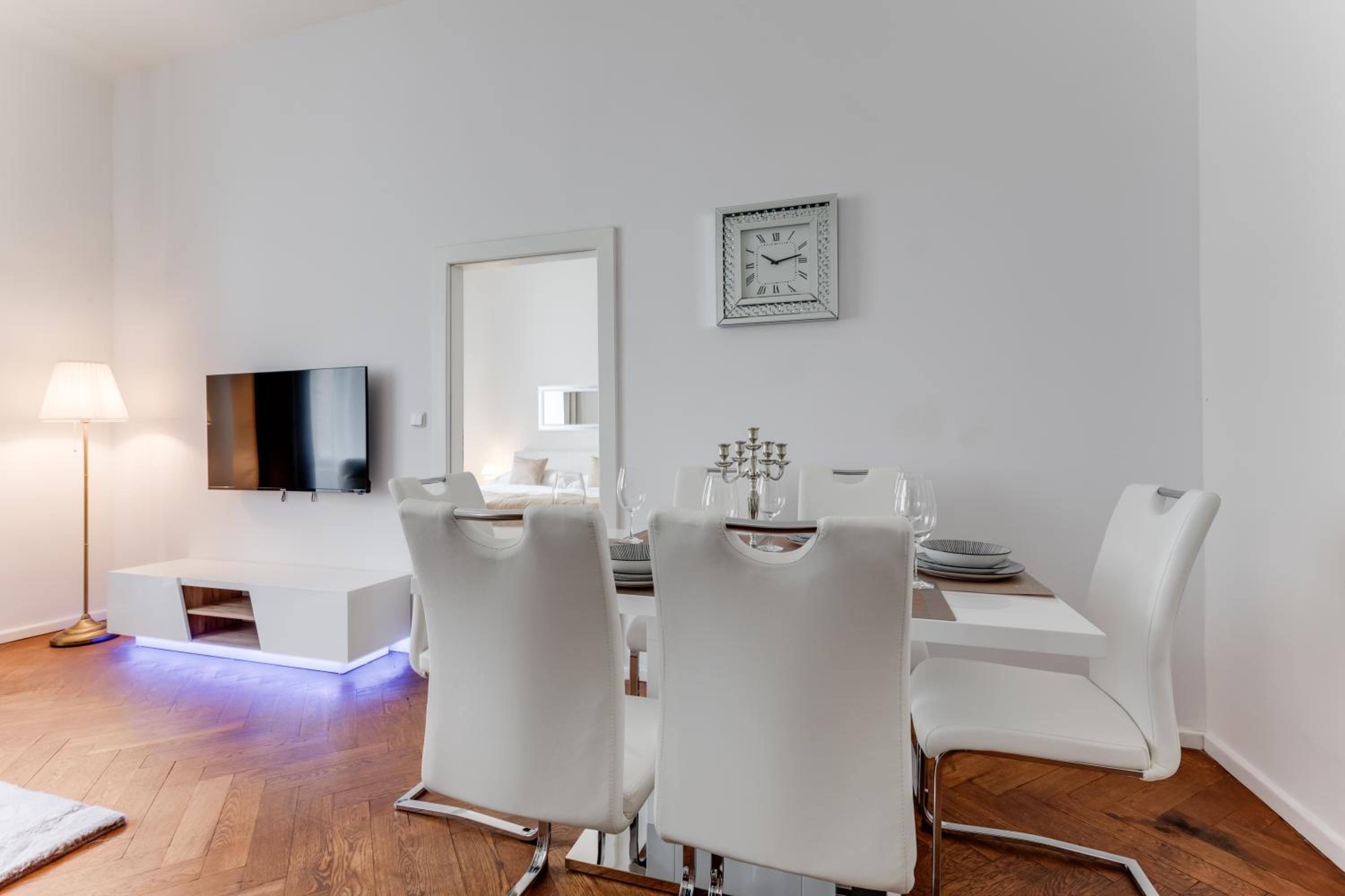 Luxury Riverside Apartments In The Center Of Prague