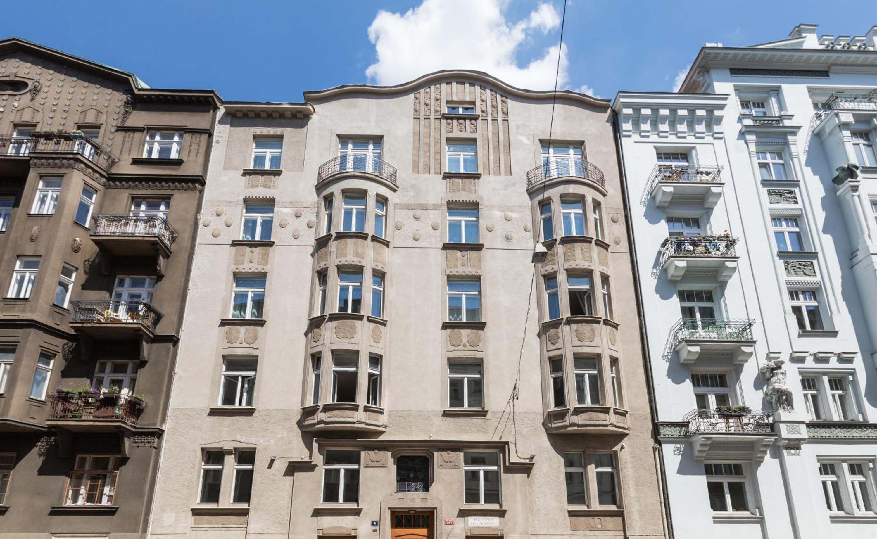 Luxury Riverside Apartments In The Center Of Prague