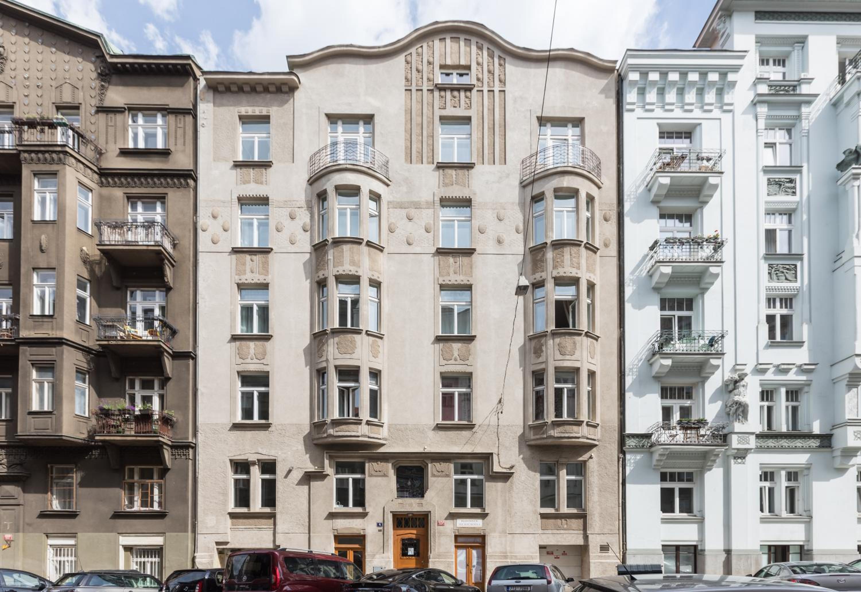 Luxury Riverside Apartments In The Center Of Prague