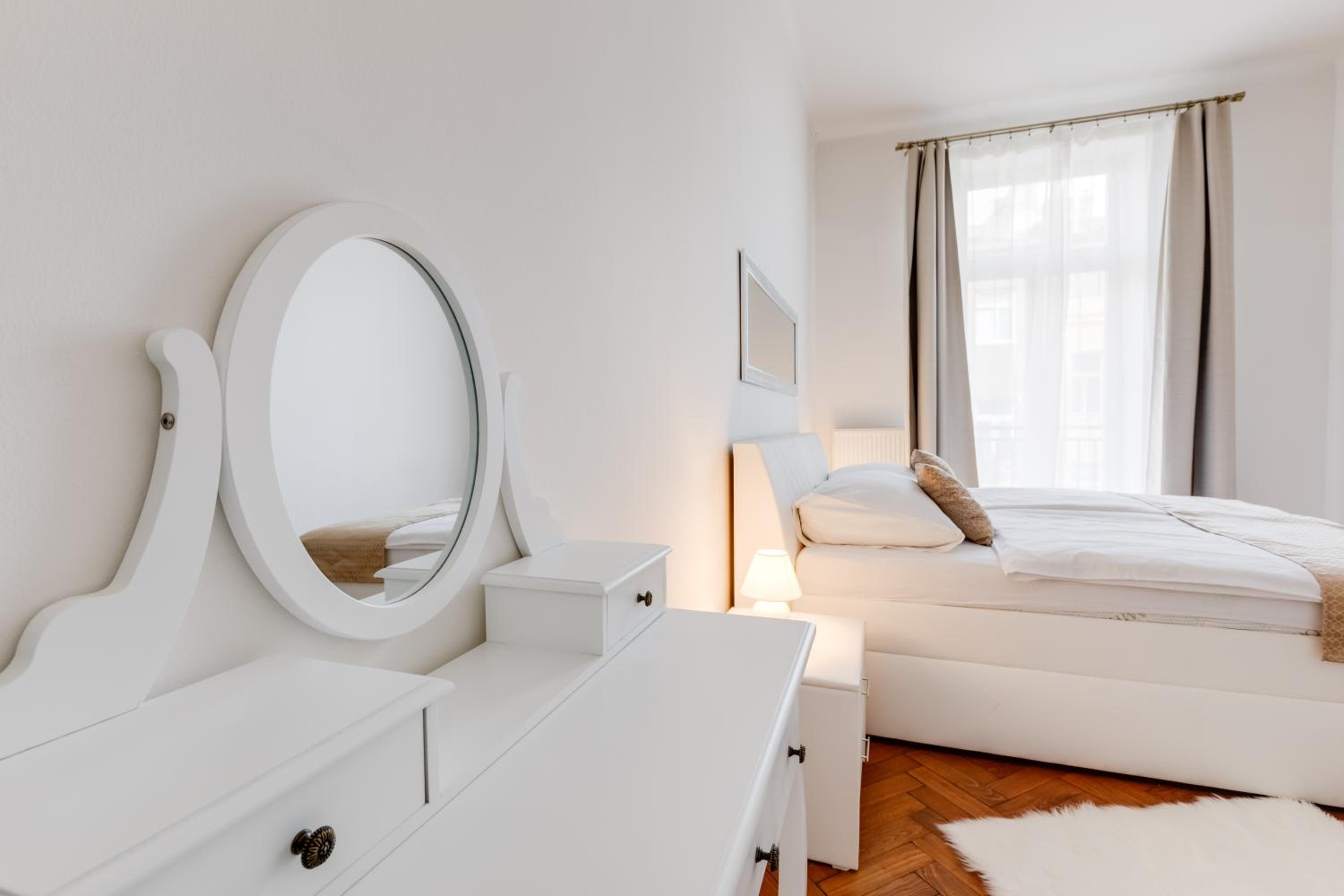 Luxury Riverside Apartments In The Center Of Prague