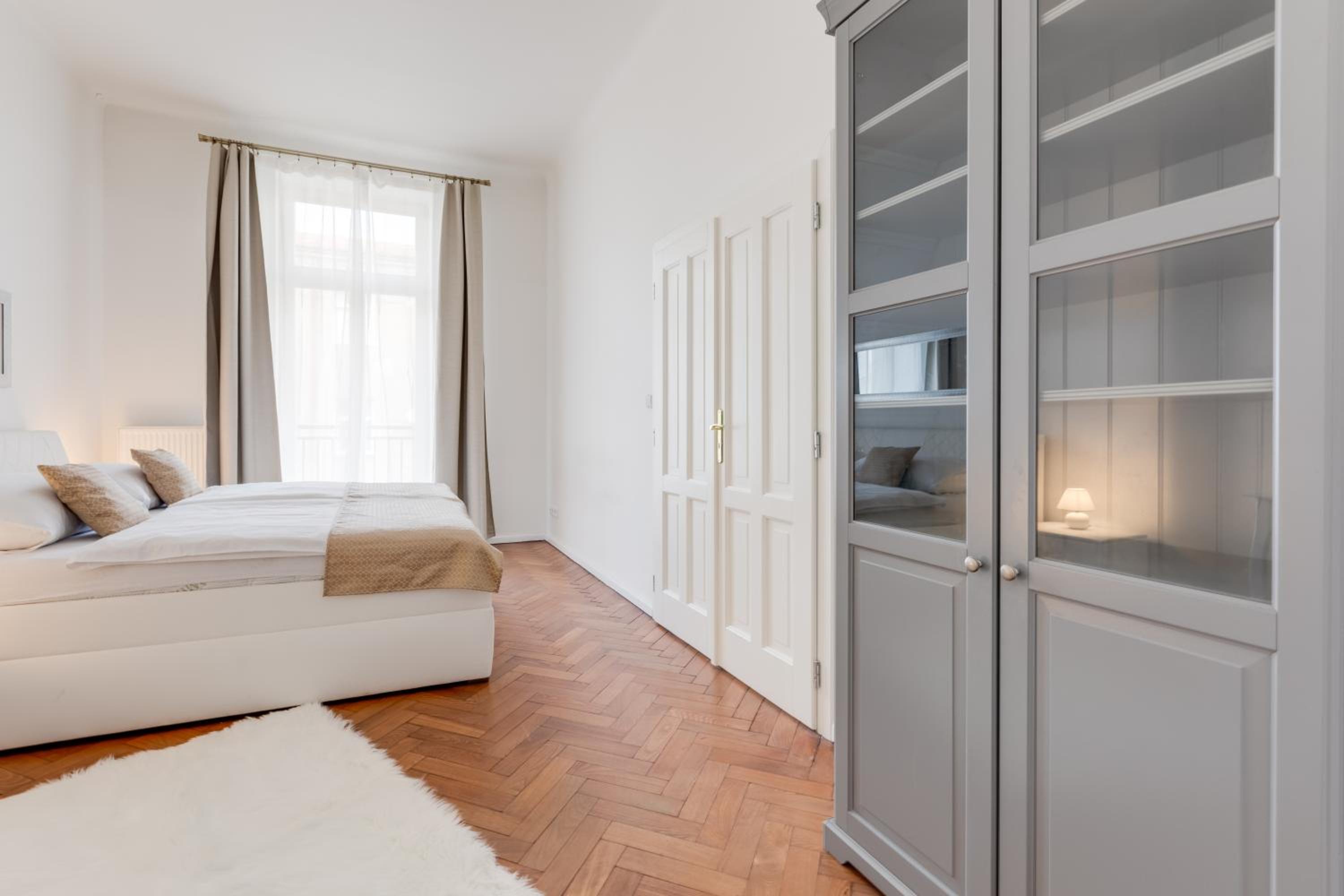 Luxury Riverside Apartments In The Center Of Prague