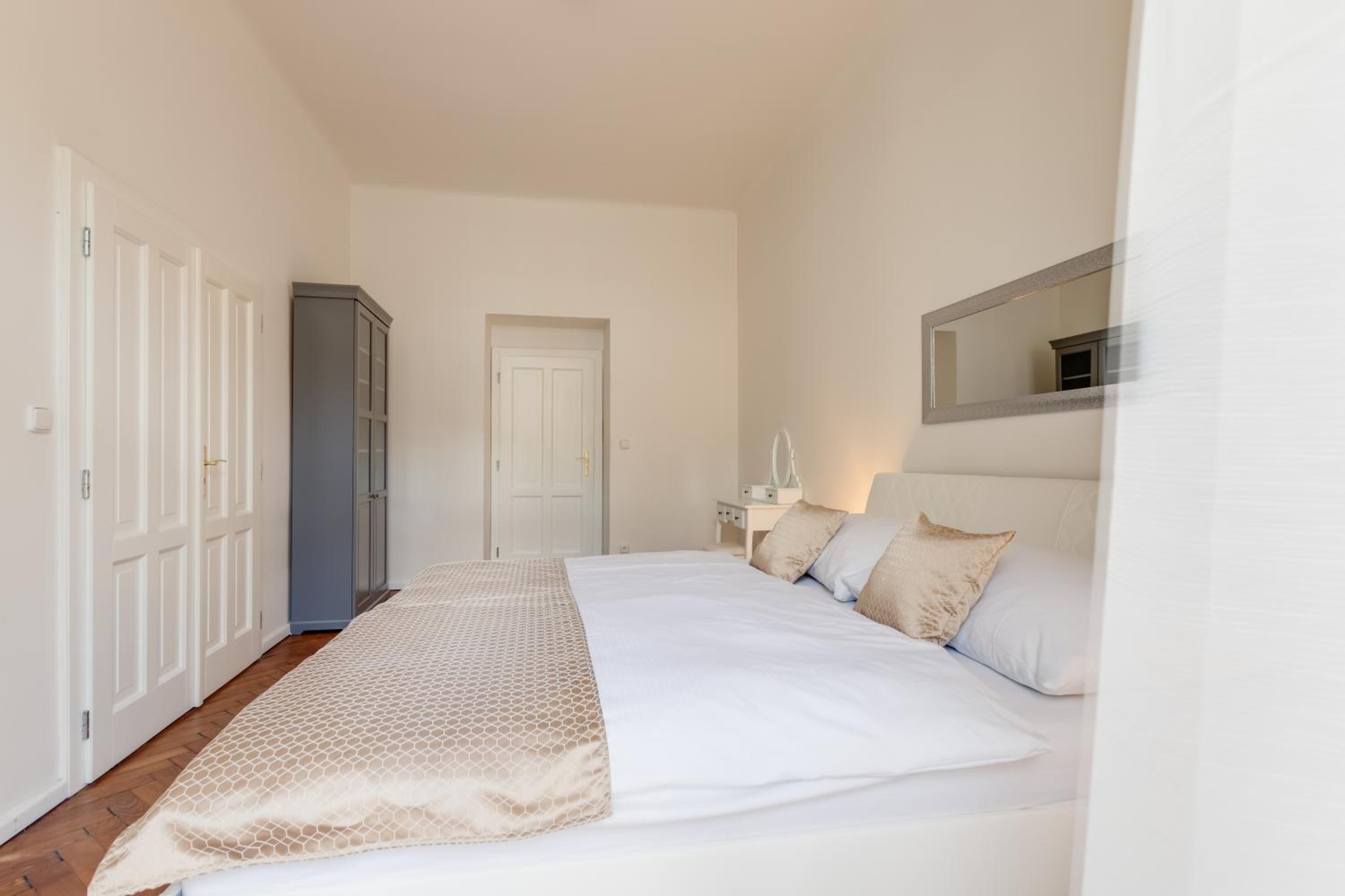 Luxury Riverside Apartments In The Center Of Prague
