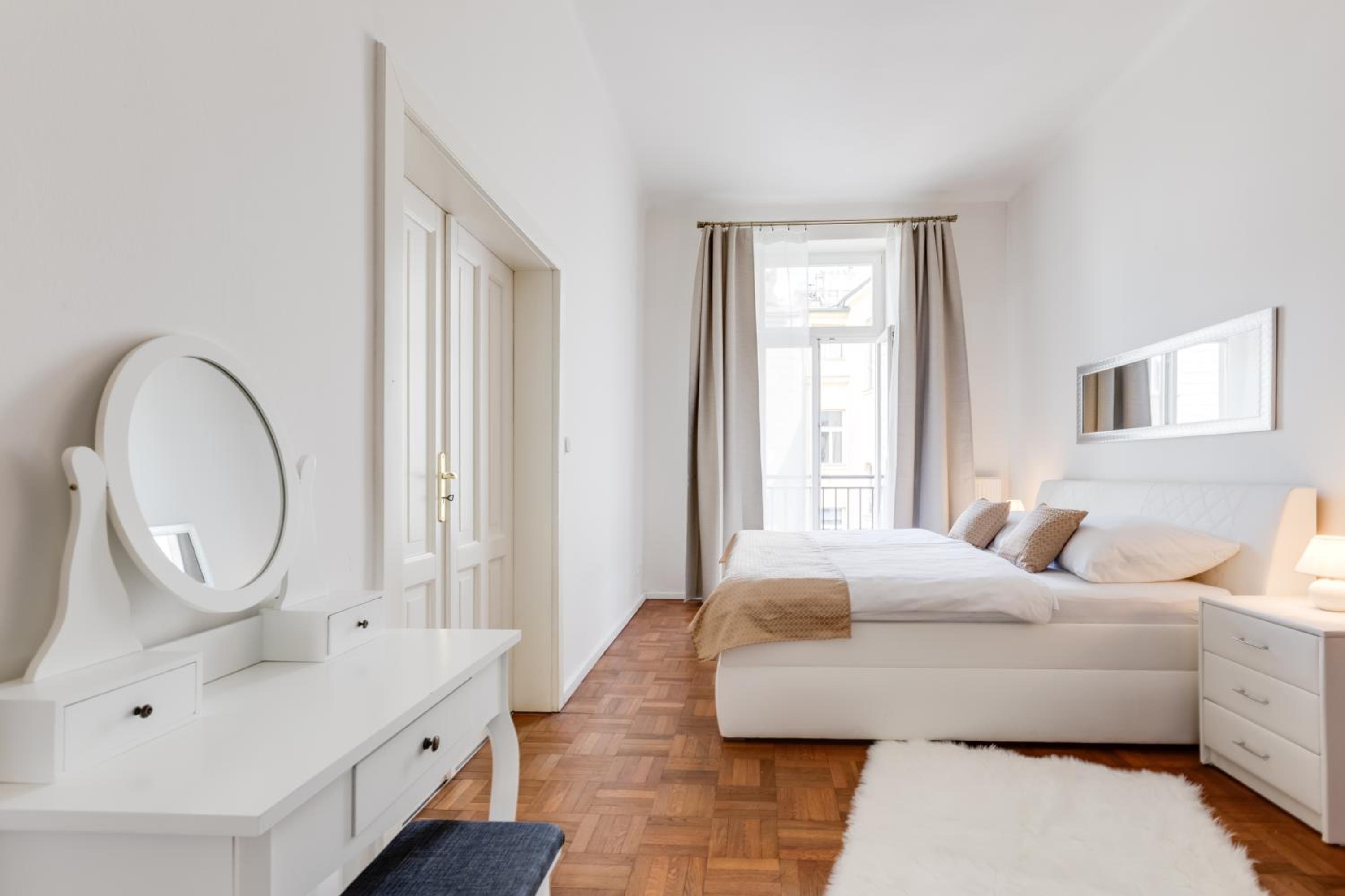 Luxury Riverside Apartments In The Center Of Prague