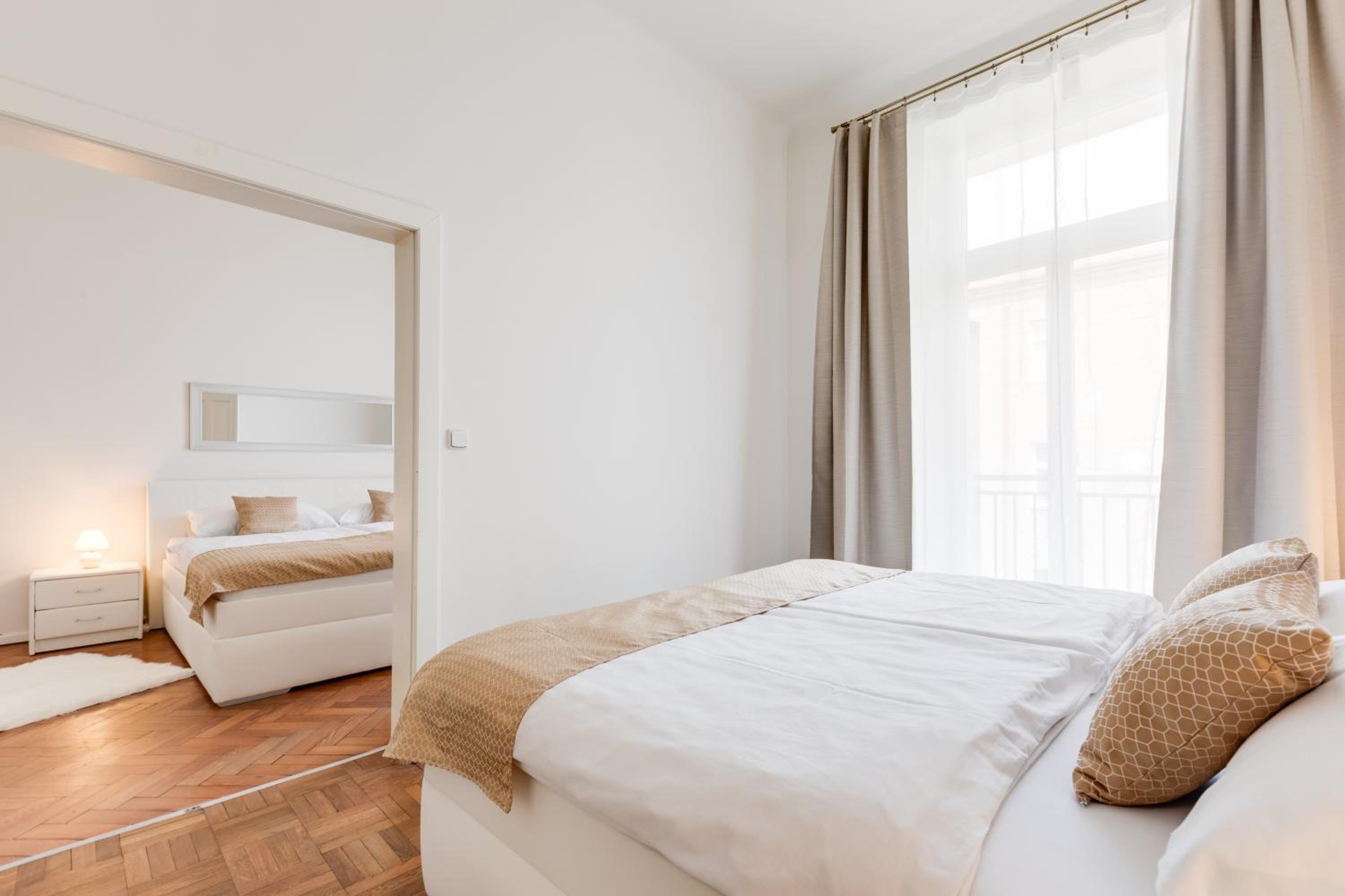 Luxury Riverside Apartments In The Center Of Prague