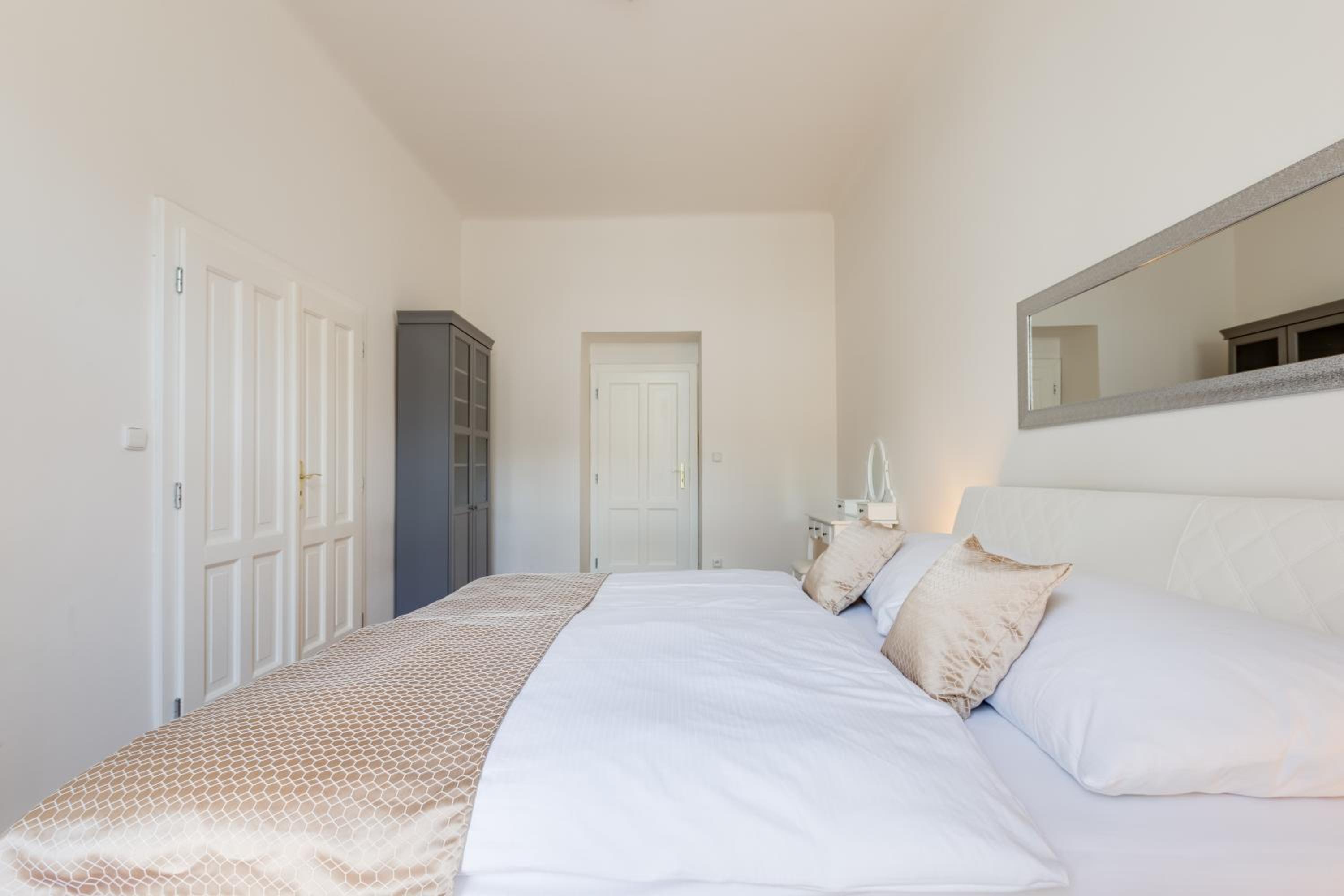 Luxury Riverside Apartments In The Center Of Prague