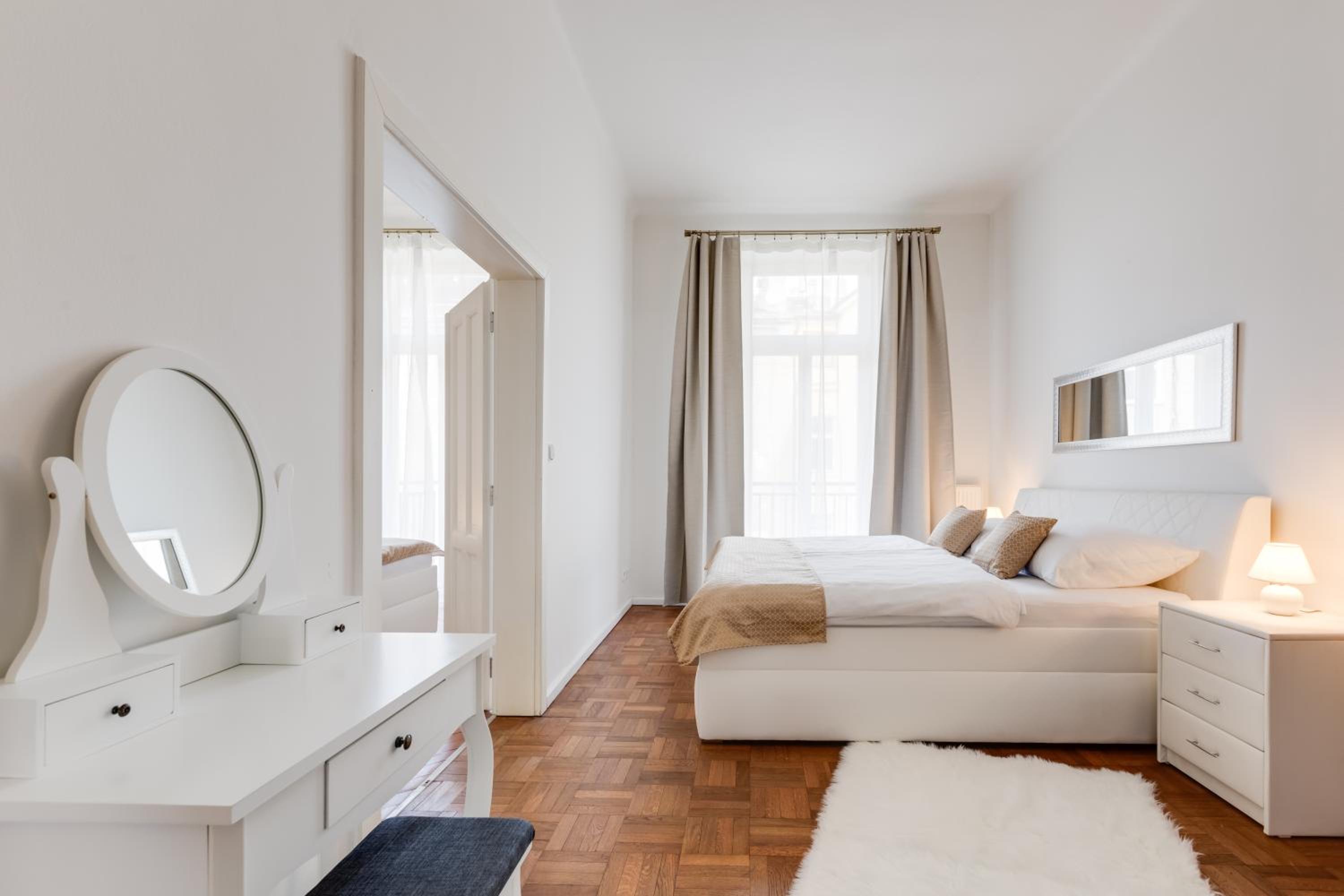 Luxury Riverside Apartments In The Center Of Prague