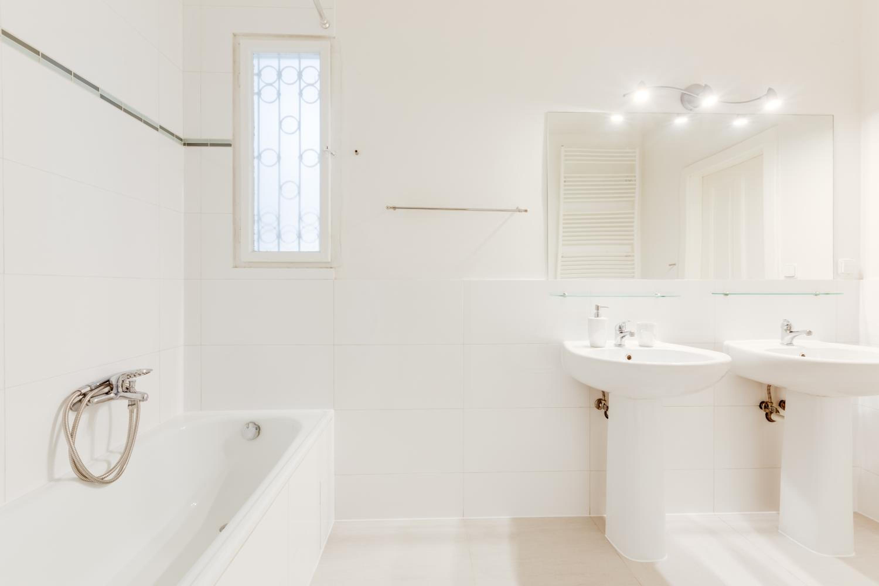 Luxury Riverside Apartments In The Center Of Prague