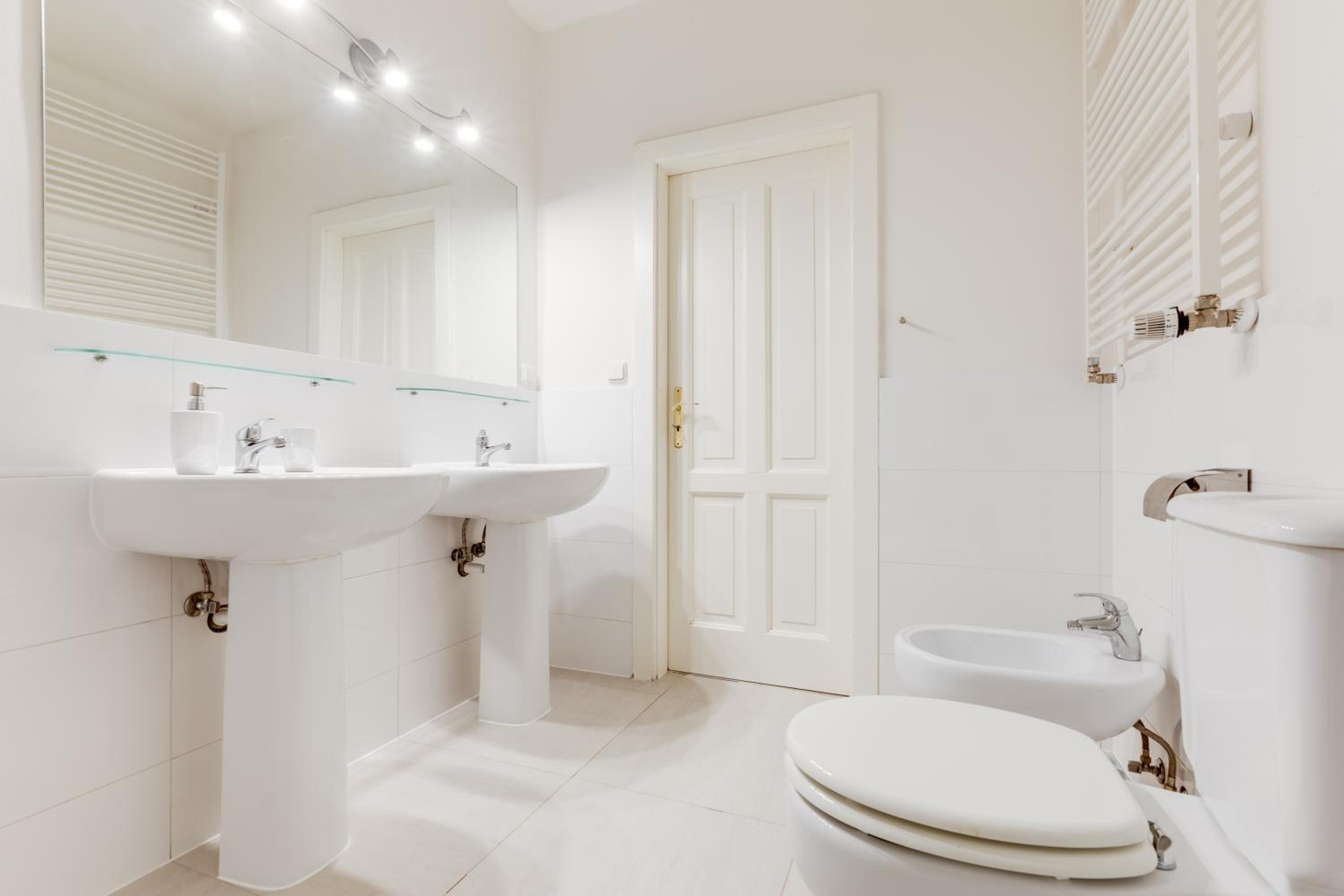 Luxury Riverside Apartments In The Center Of Prague